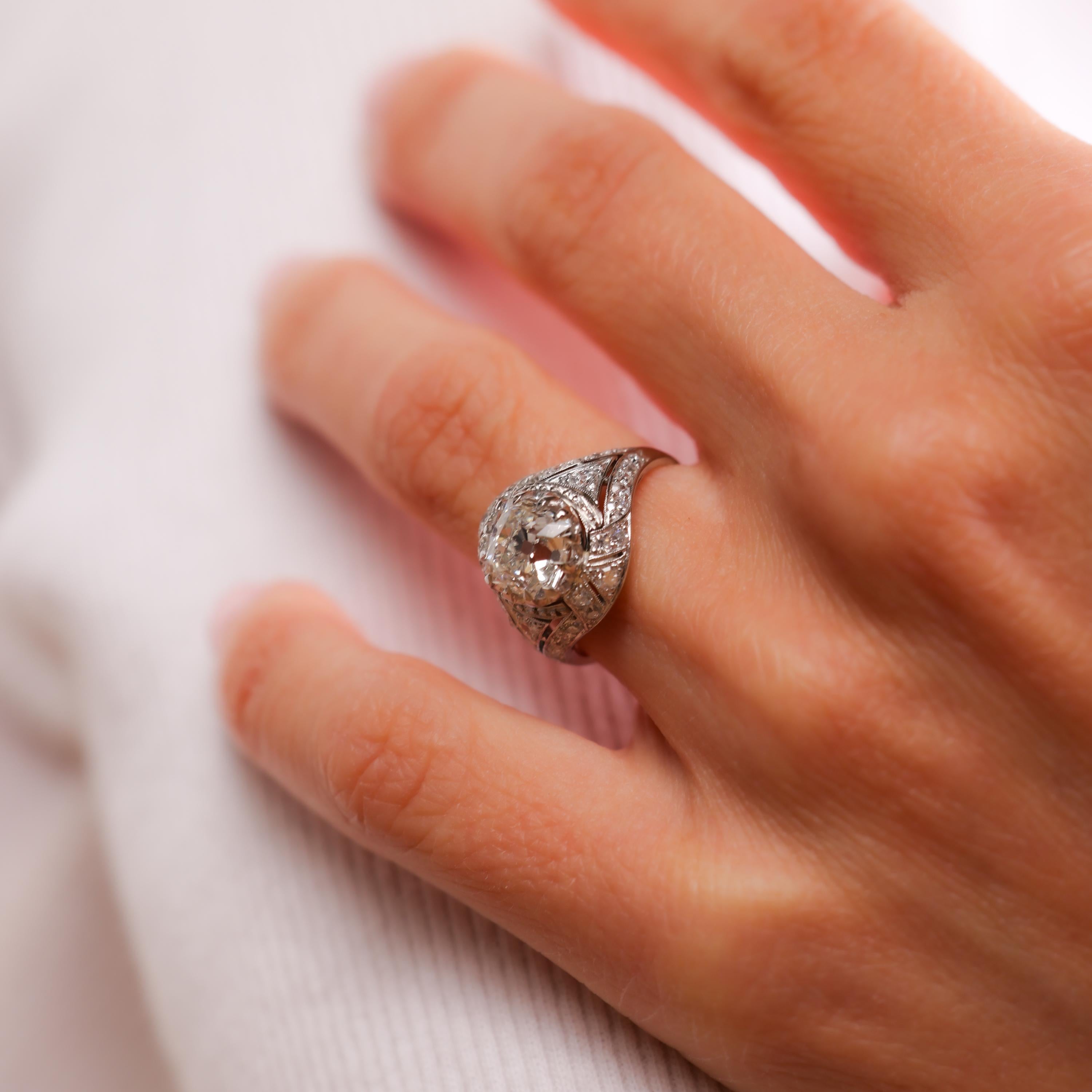 Art Deco French GIA 1.73 carat old mine cut diamond platinum ring In Excellent Condition In Beverly Hills, CA