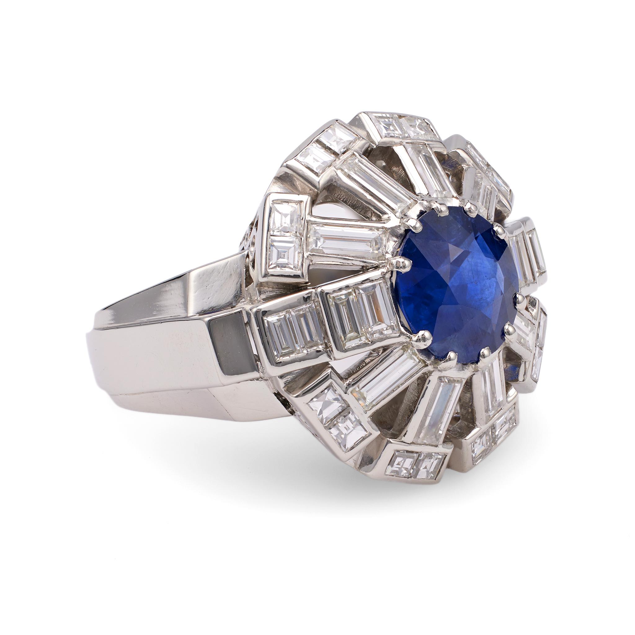 Art Deco French GIA 3.47 Carat Ceylon Sapphire Diamond Platinum Cocktail Ring In Good Condition For Sale In Beverly Hills, CA