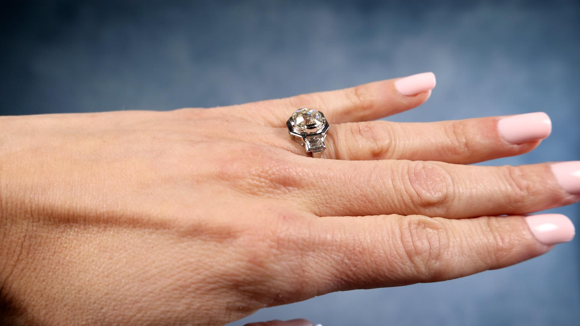 Women's or Men's Art Deco French GIA 3.68 Carat Old Mine Cut Diamond Platinum Ring