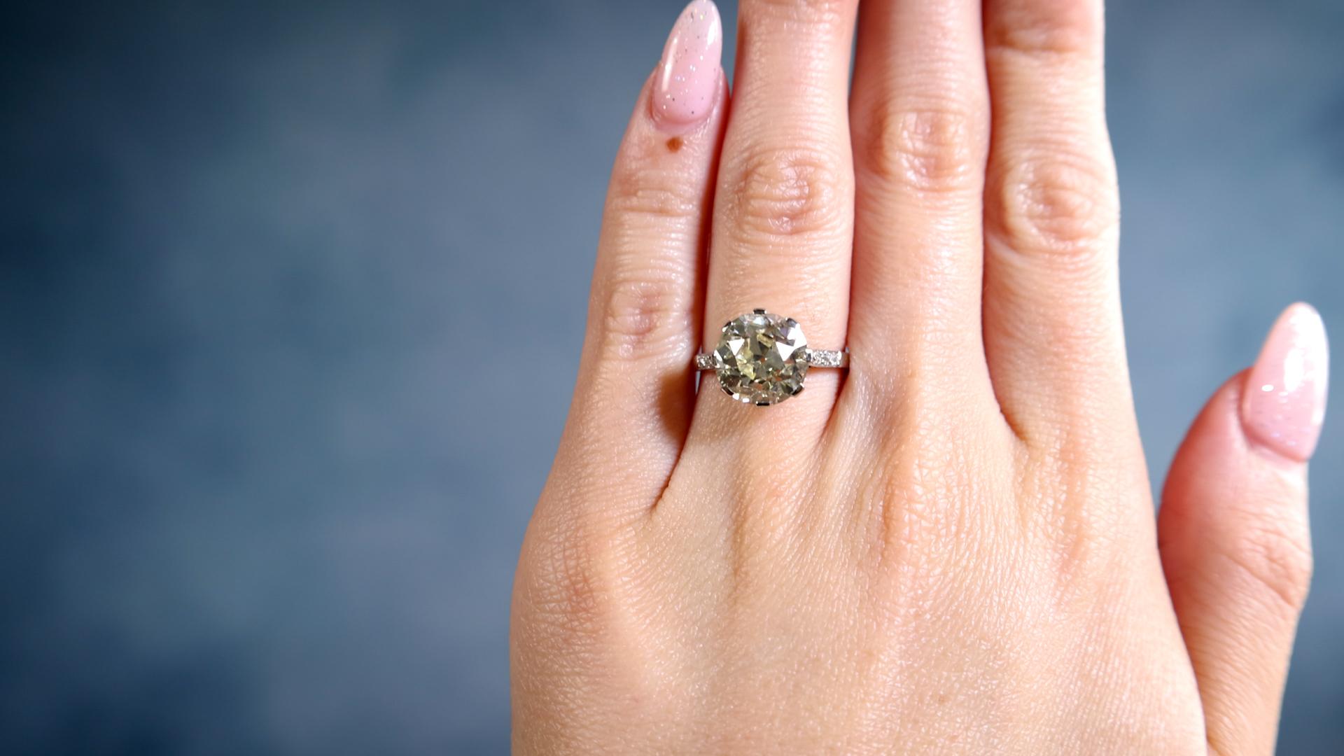 Art Deco French GIA 4.77 Carat Old European Cut Diamond Platinum Ring In Good Condition In Beverly Hills, CA