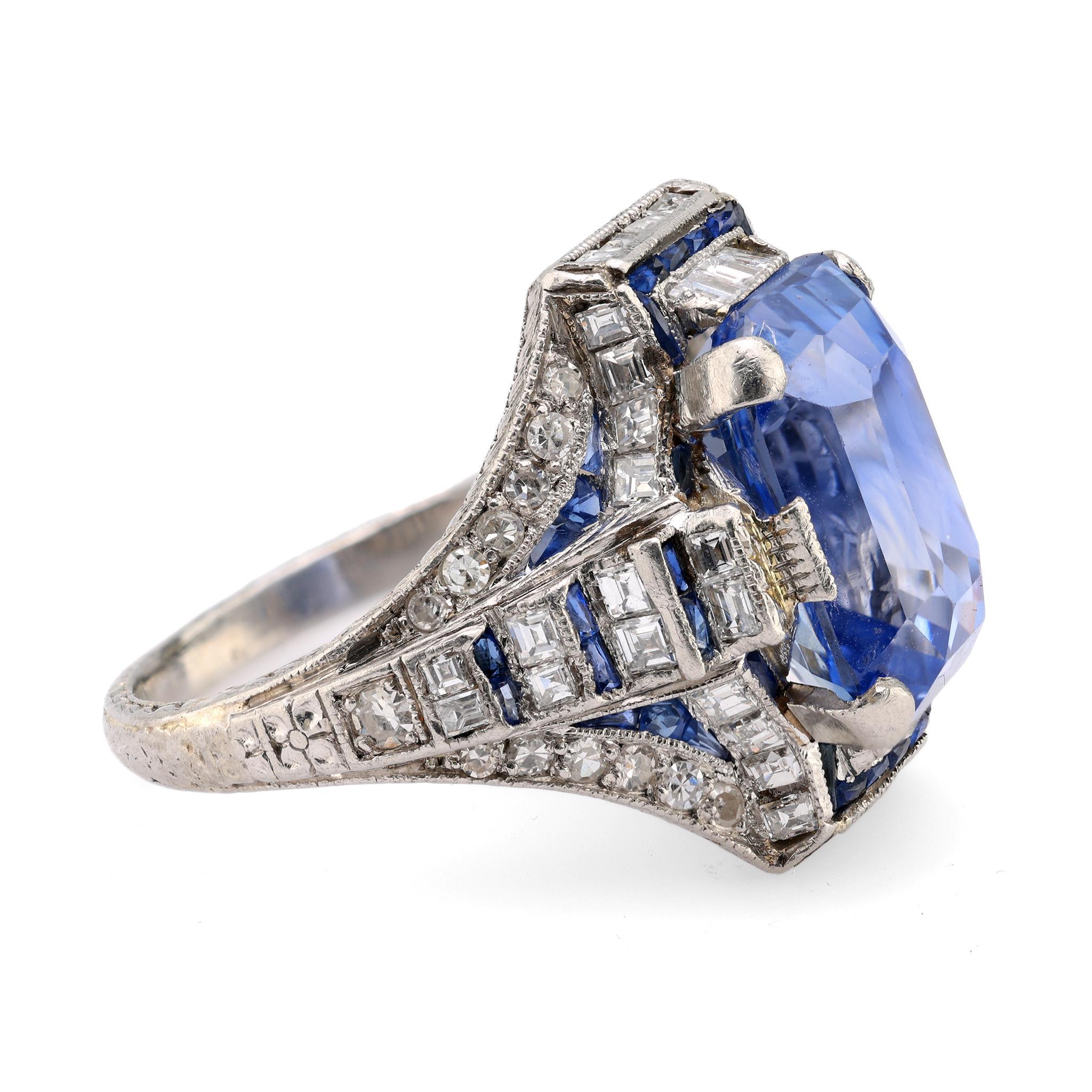 Platinring, Art déco, Französisch, GIA 7.86 Karat, unbehandelter Saphir, Diamant, Platin (Kissenschliff)