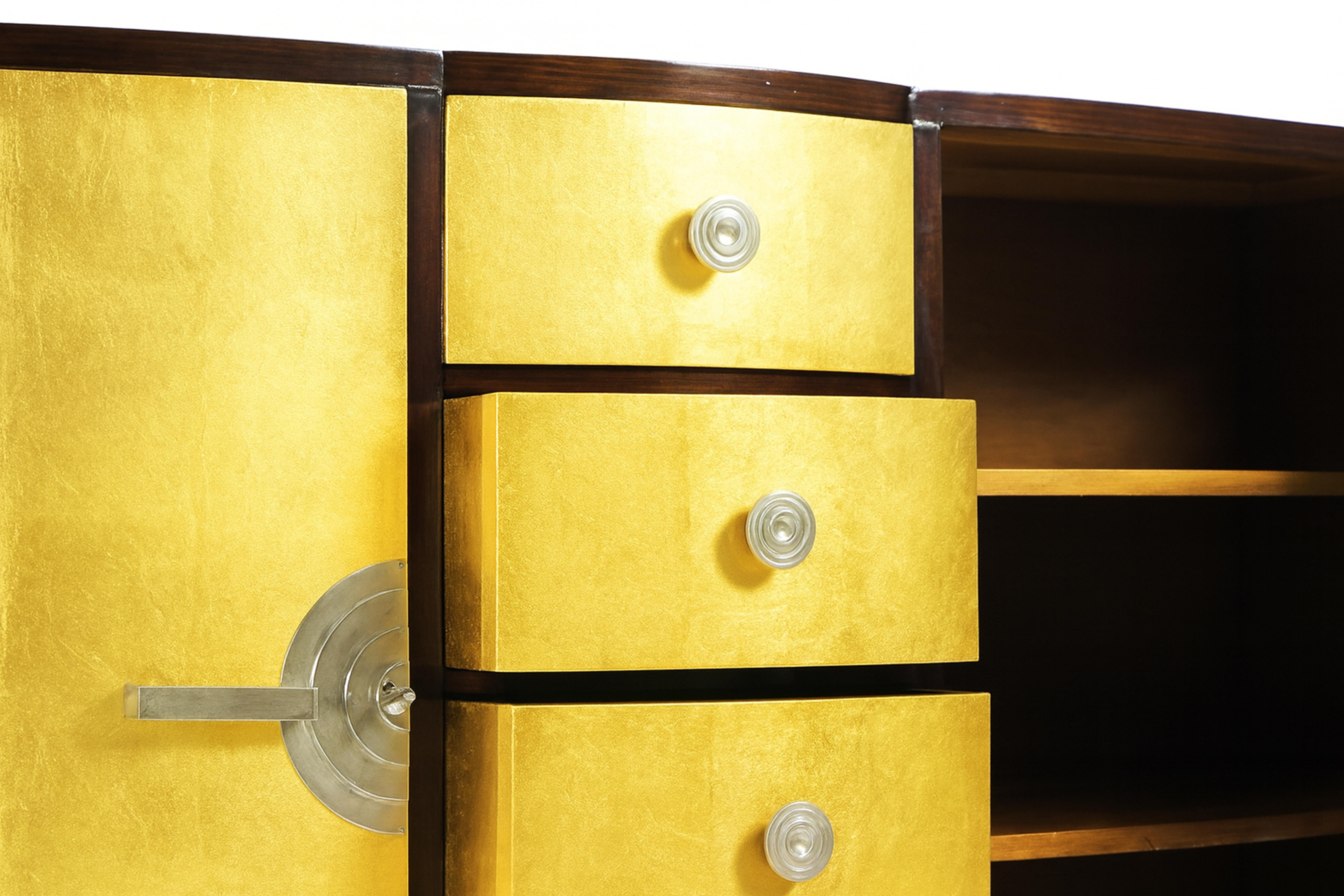 XX secolo Credenza francese Art Déco in noce dorato, 20° secolo in vendita