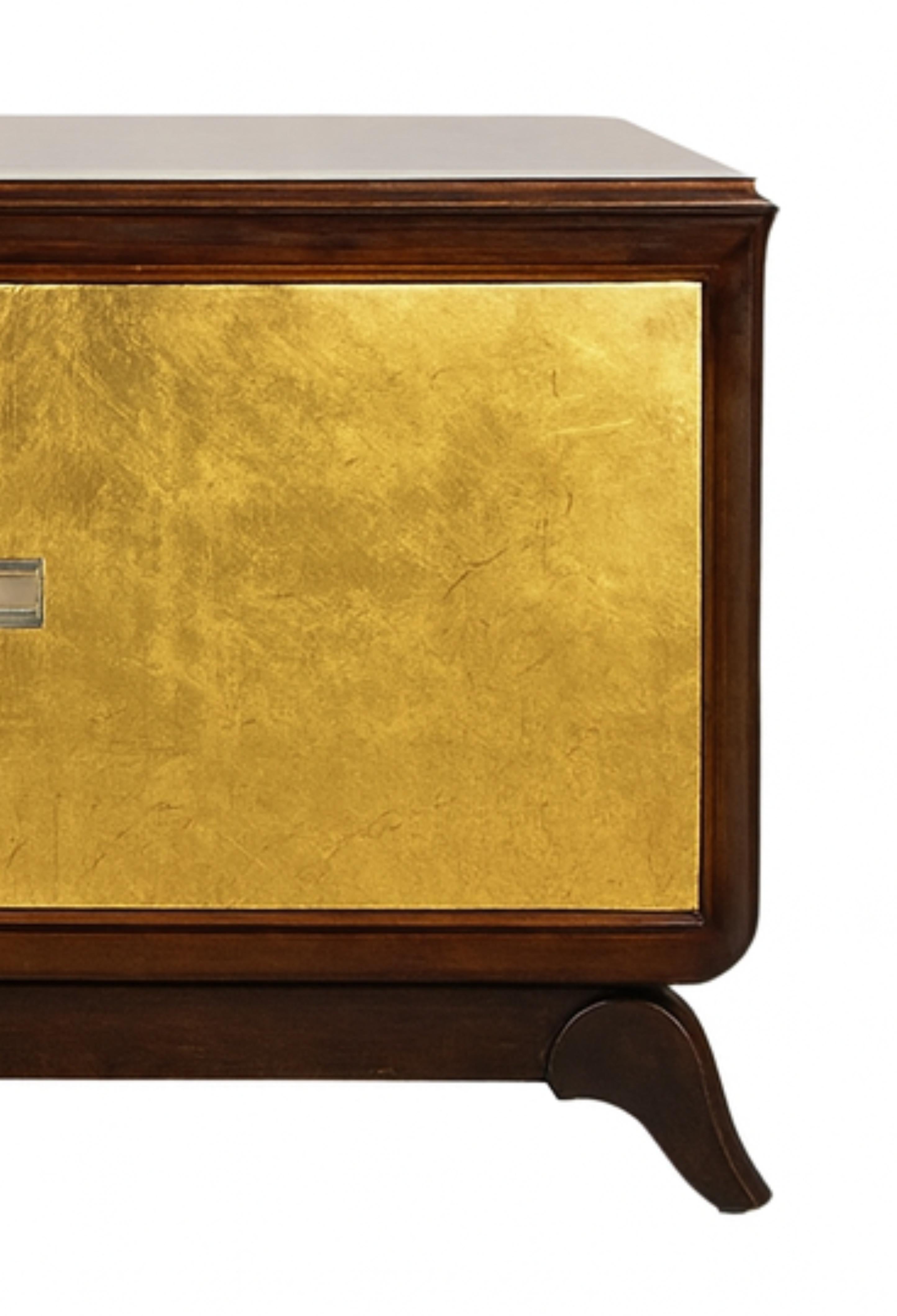 Ottone Credenza Art Déco francese in noce dorato, 20° secolo in vendita
