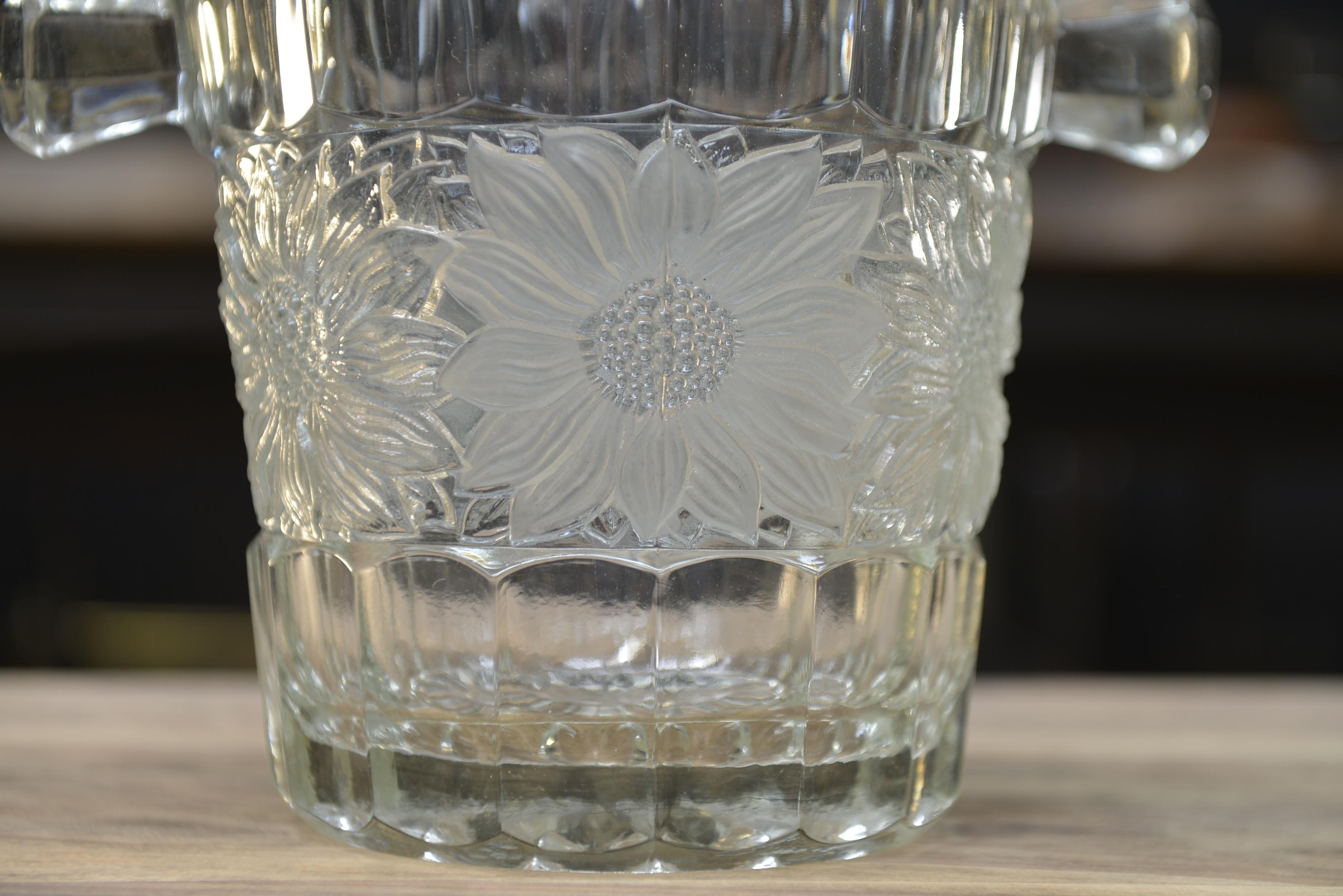 Art Deco Art Déco French Glass Champagne Bucket, circa 1930 For Sale