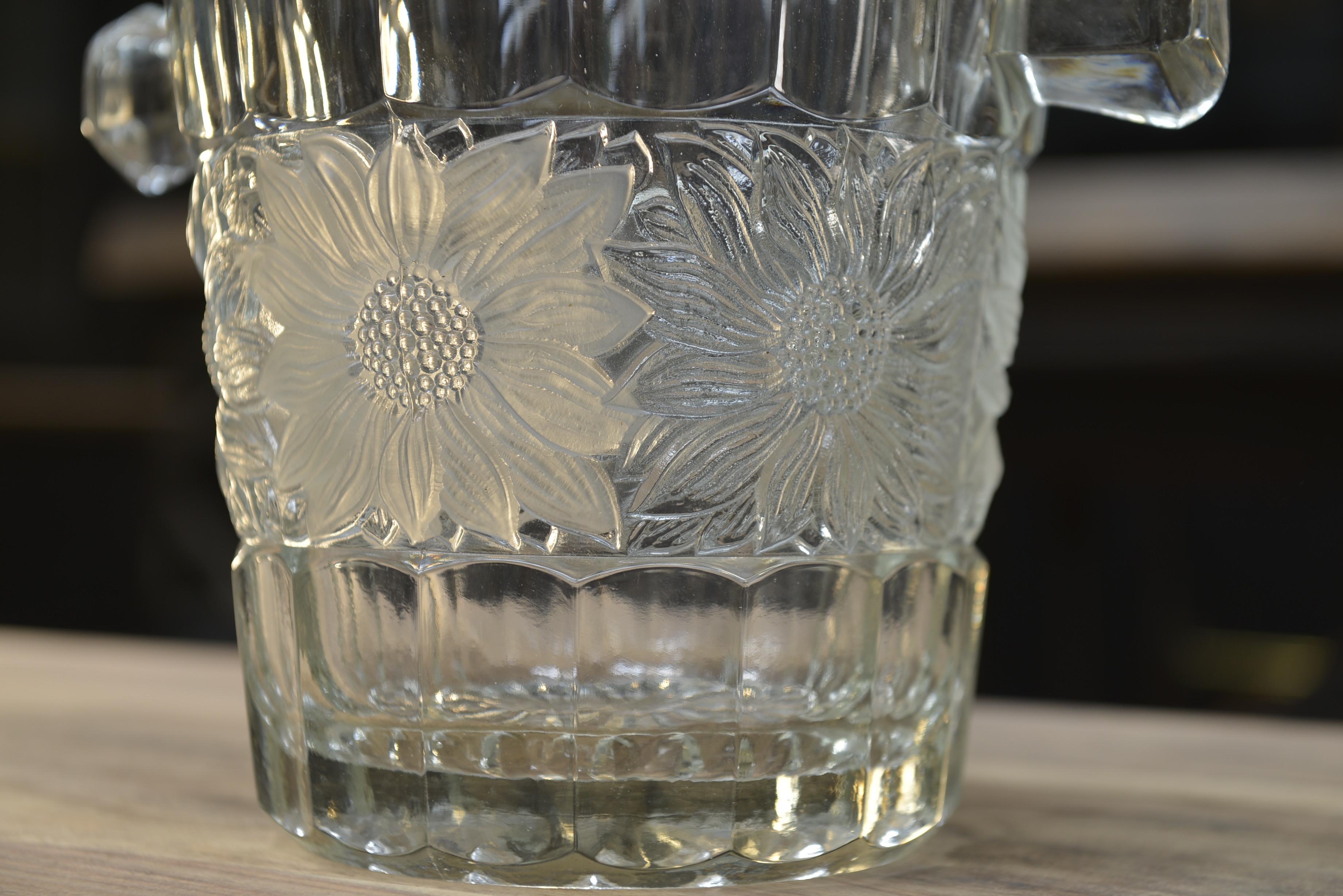 Mid-20th Century Art Déco French Glass Champagne Bucket, circa 1930 For Sale