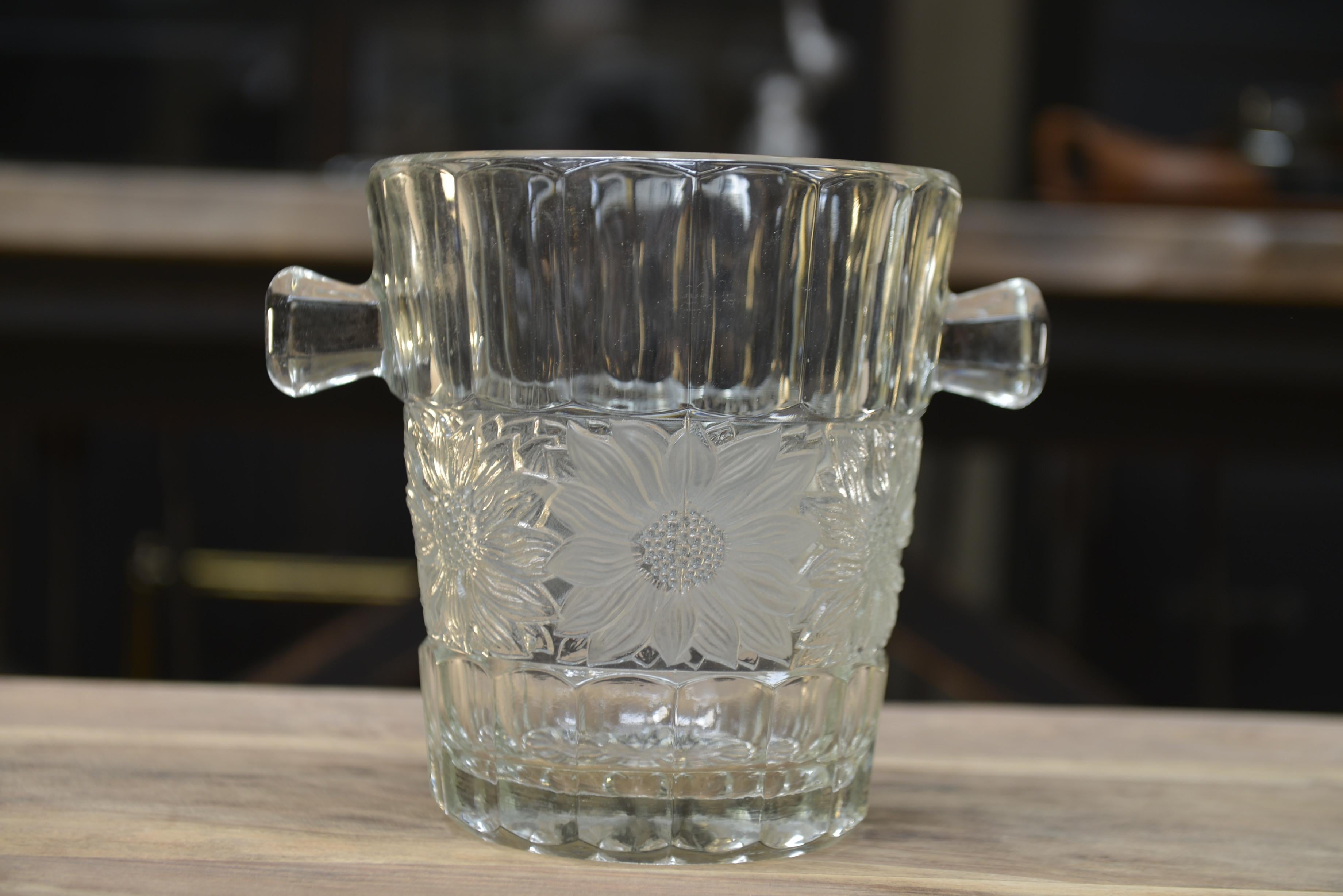 Art Déco French Glass Champagne Bucket, circa 1930 For Sale 2
