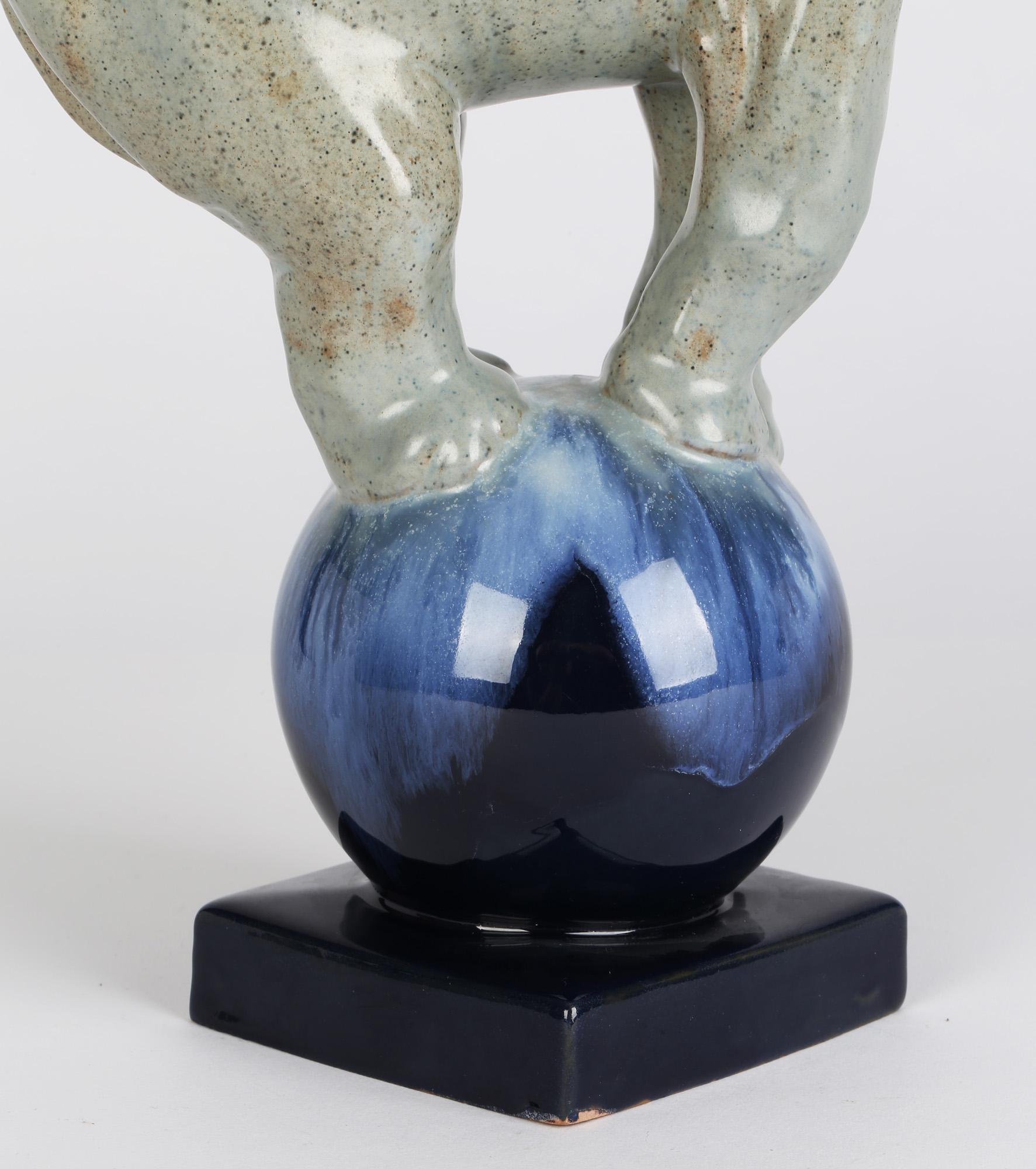 Figure d'éléphant de cirque en poterie émaillée française Art déco en vente 10