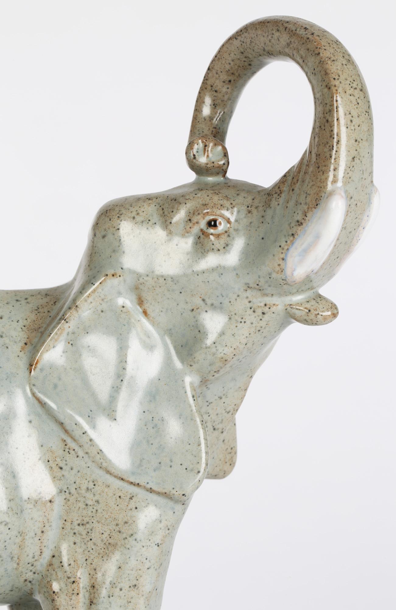 Vernissé Figure d'éléphant de cirque en poterie émaillée française Art déco en vente