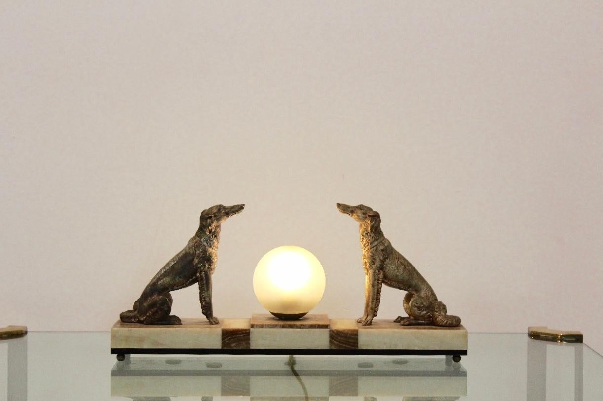 Art Deco French Greyhound Sculpture Table Lamp In Good Condition In Voorburg, NL