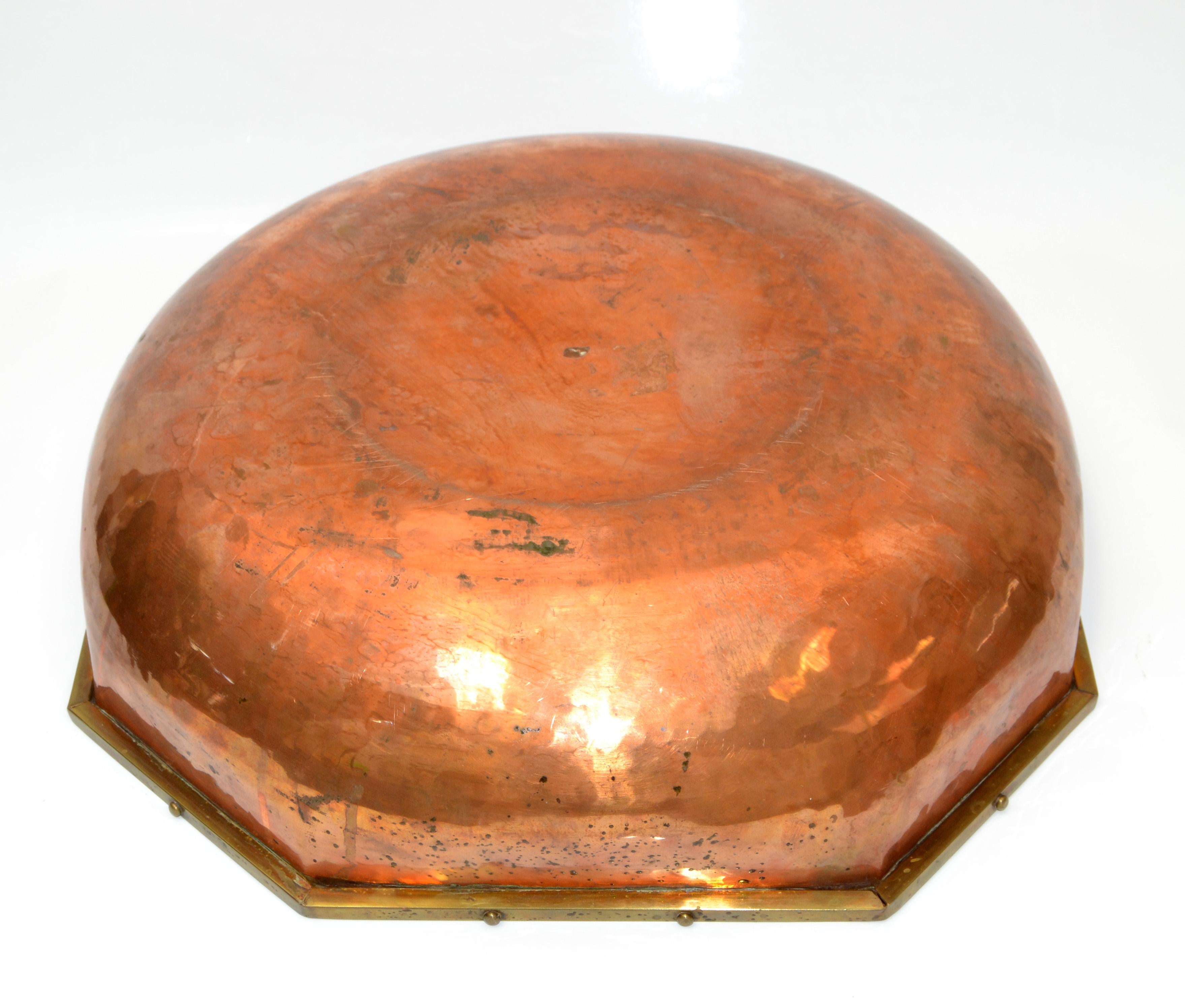 Art Deco French Hand-Hammered Copper, Brass & Bronze Centerpiece Decorative Bowl For Sale 6
