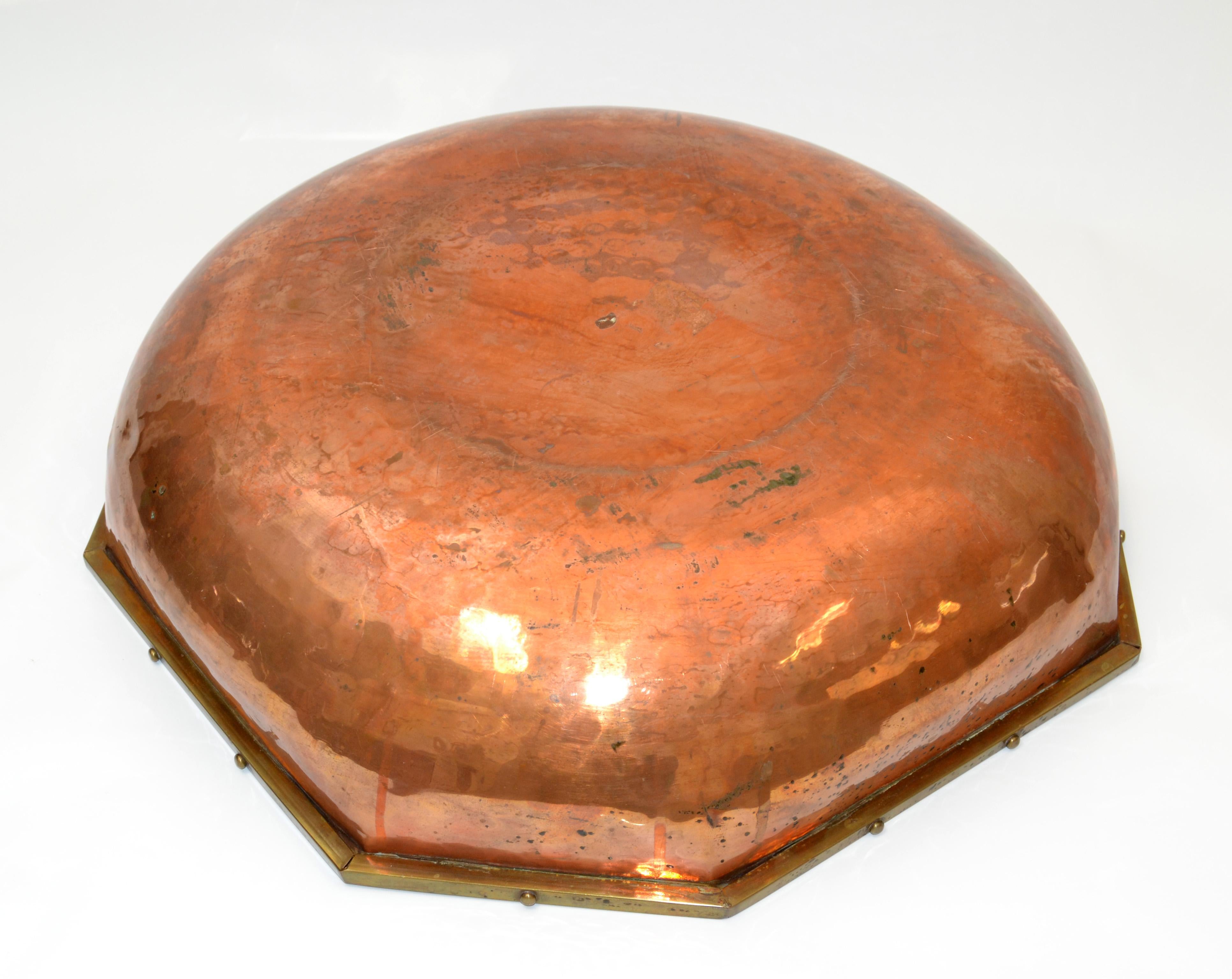 Art Deco French Hand-Hammered Copper, Brass & Bronze Centerpiece Decorative Bowl For Sale 7
