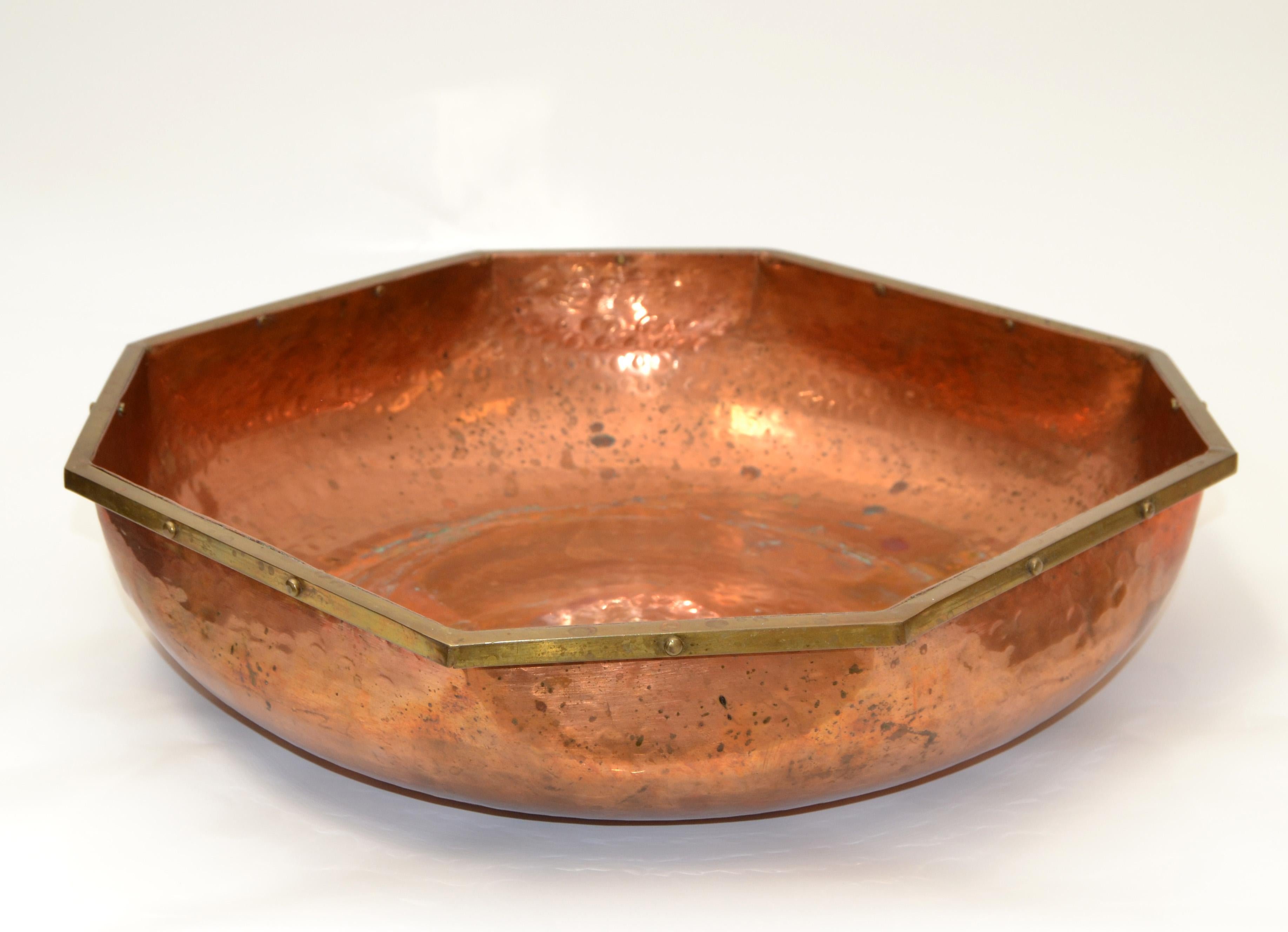 Art Deco French Hand-Hammered Copper, Brass & Bronze Centerpiece Decorative Bowl For Sale 8