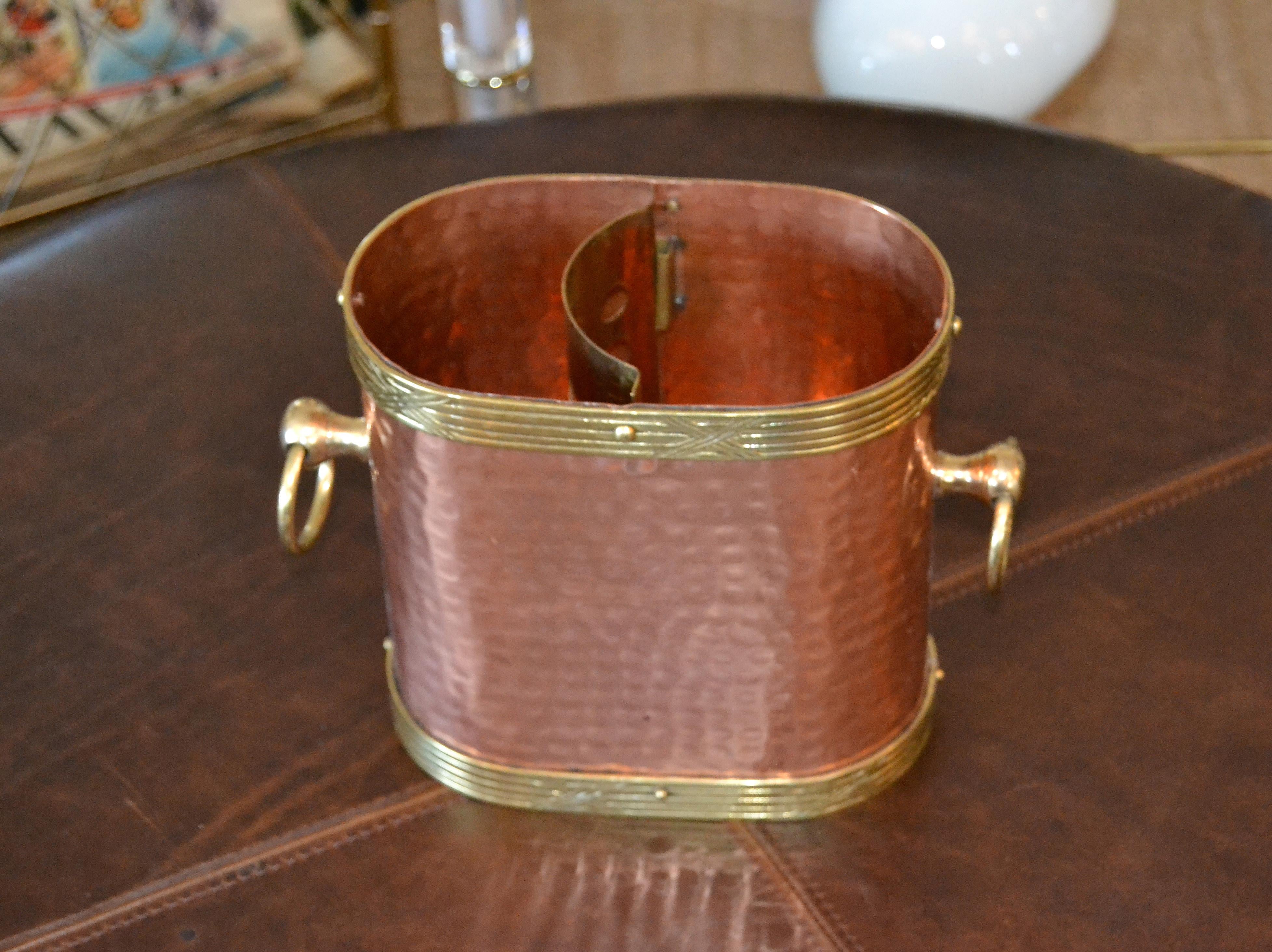 Art Deco French Hand-Hammered Copper, Brass & Bronze Champagne, Wine Ice Bucket In Good Condition In Miami, FL