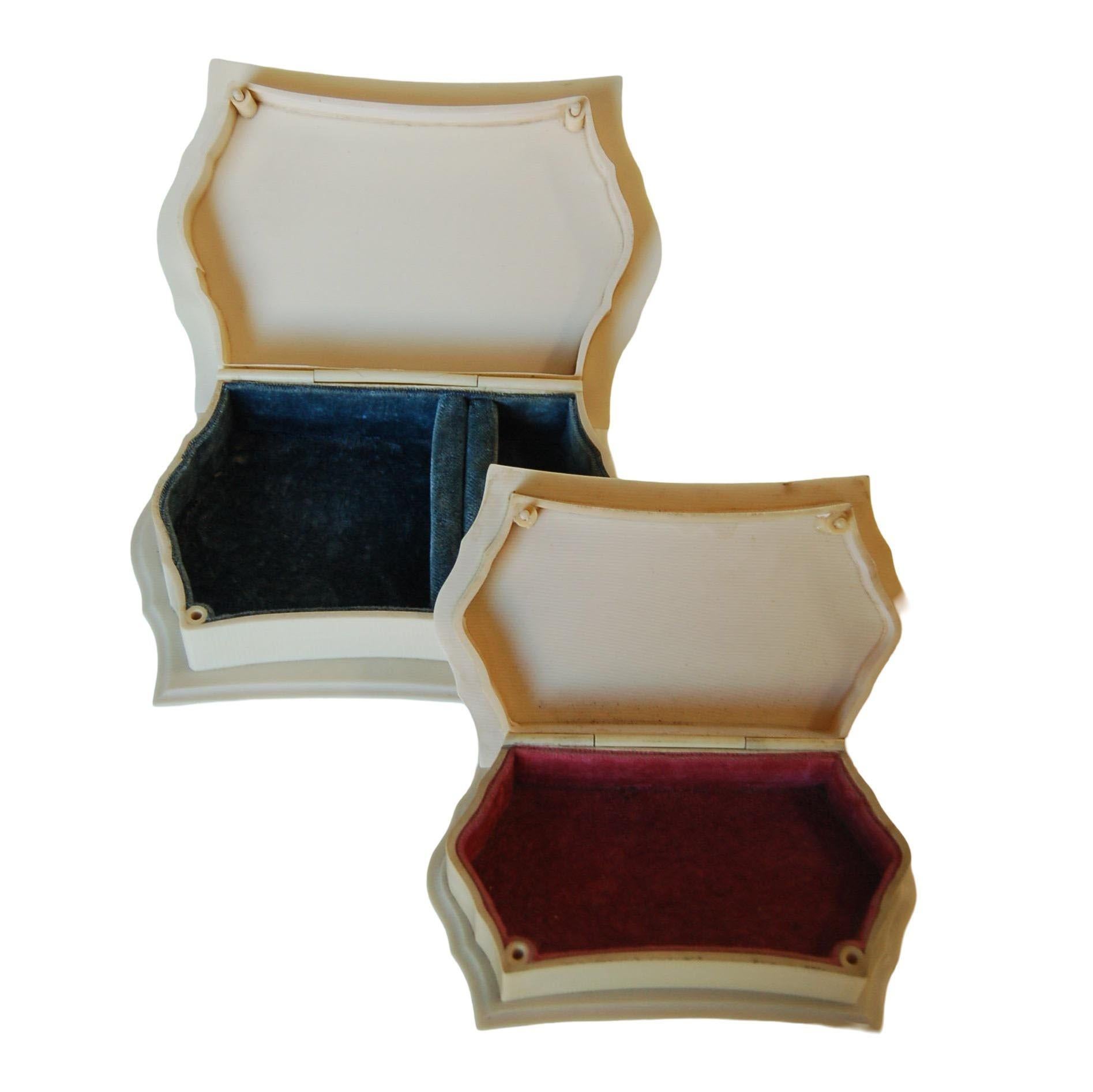 Art Déco French Ivory 'Celluloid' Vanity Jewelry Box - Pyralin Du Barry Excellent état - En vente à Van Nuys, CA