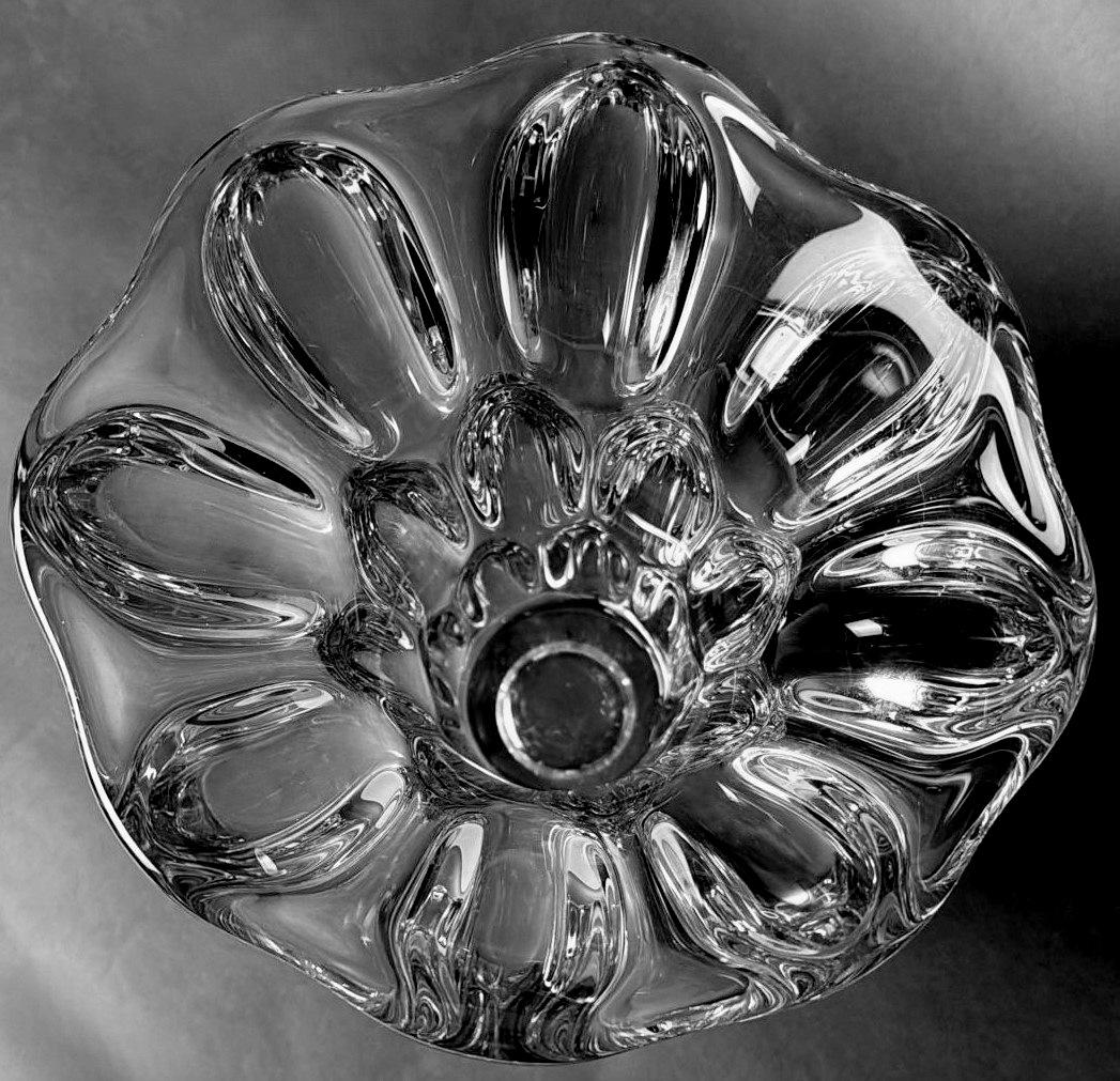 Art Deco, French Lead Crystal Vase In The Vannes-Le-Châtel Style 12