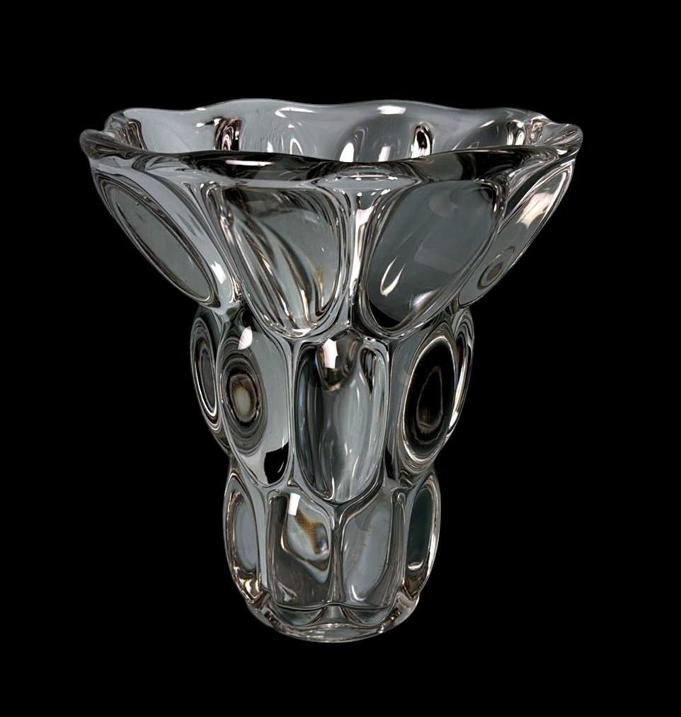 Hand-Crafted Art Deco, French Lead Crystal Vase In The Vannes-Le-Châtel Style