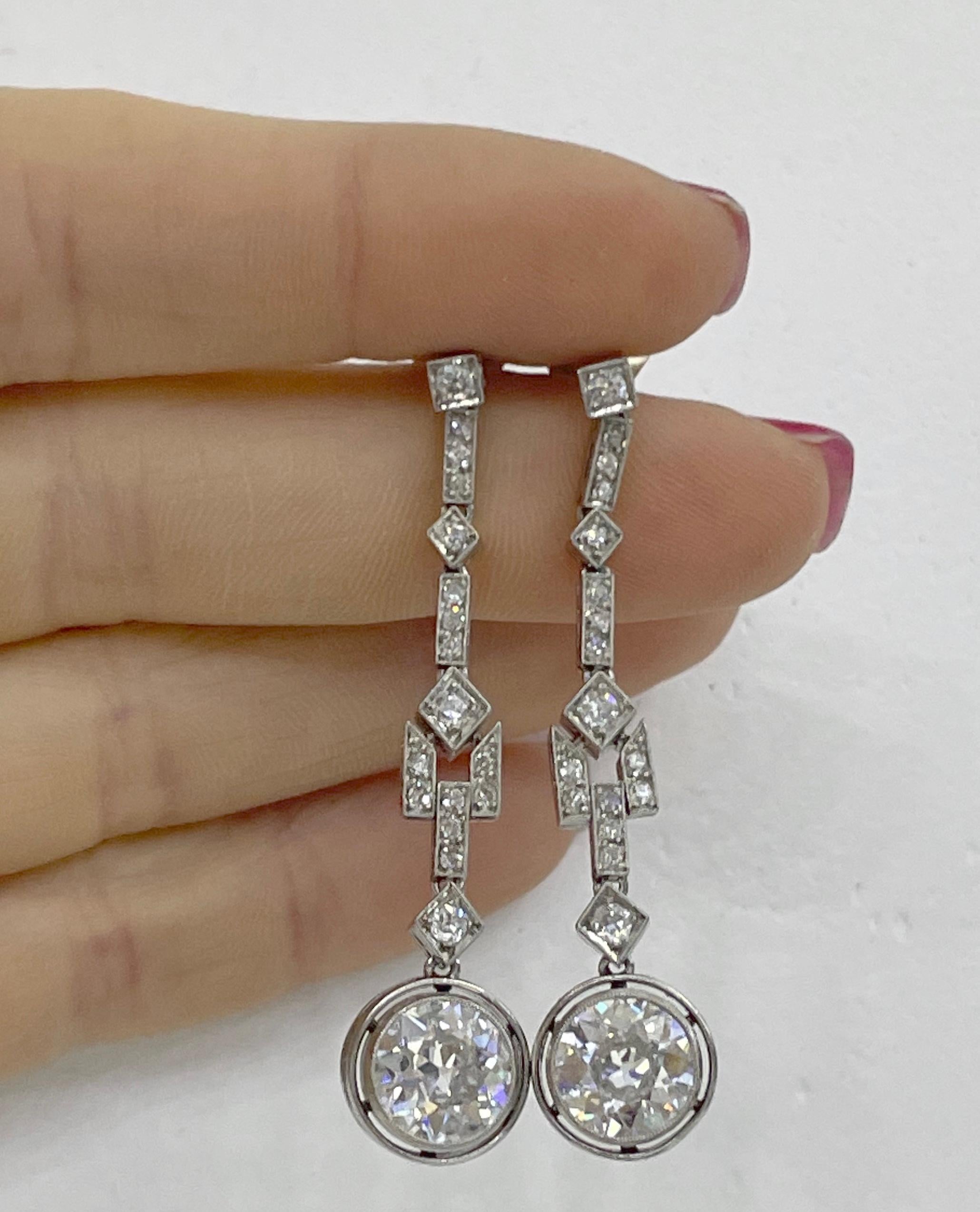 Art Deco French Made Diamond Dangling Platinum Earrings For Sale 4