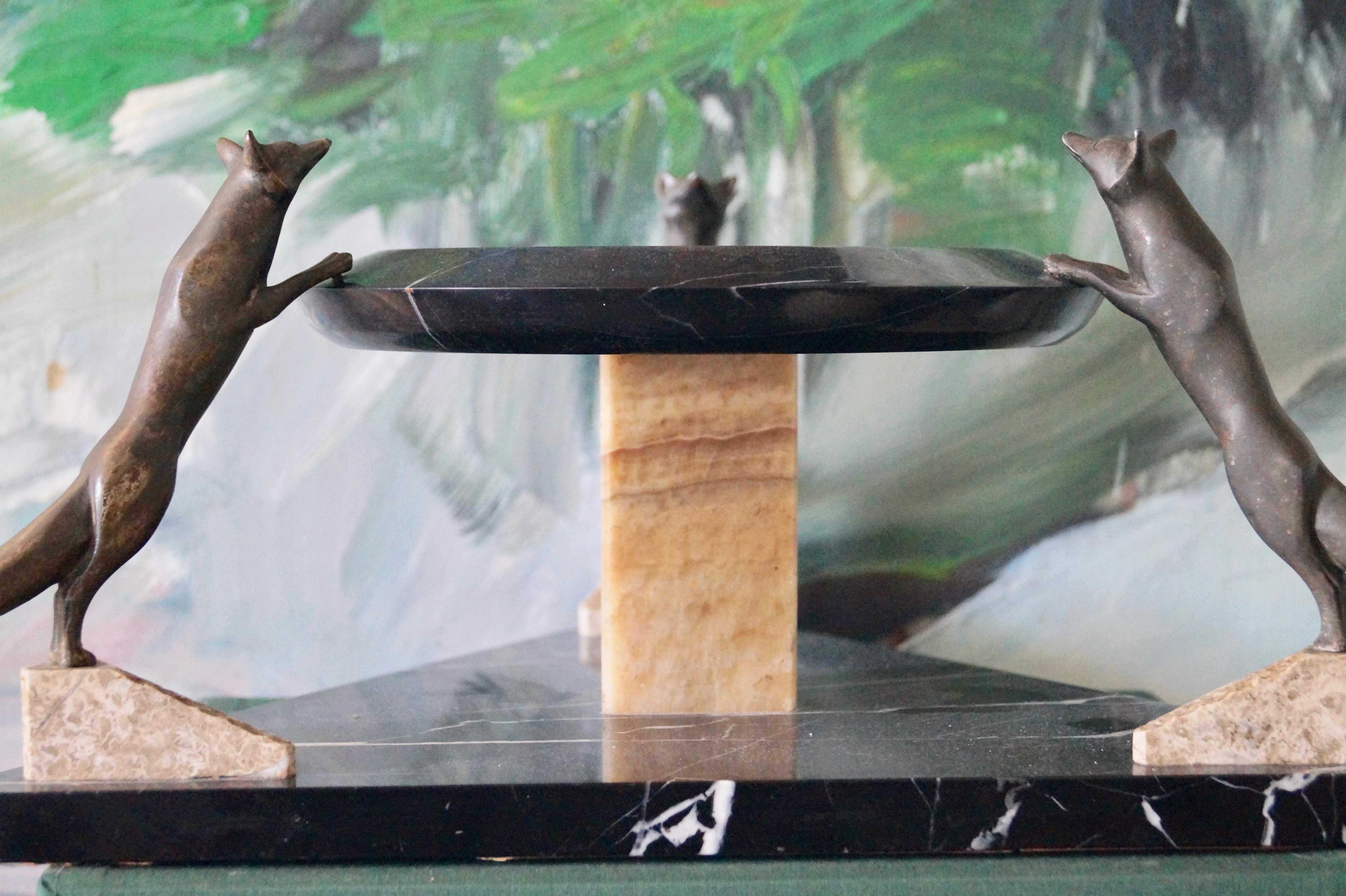 Art Deco French Marble Bowl with Curious Bronze Foxes, 1930s For Sale 2