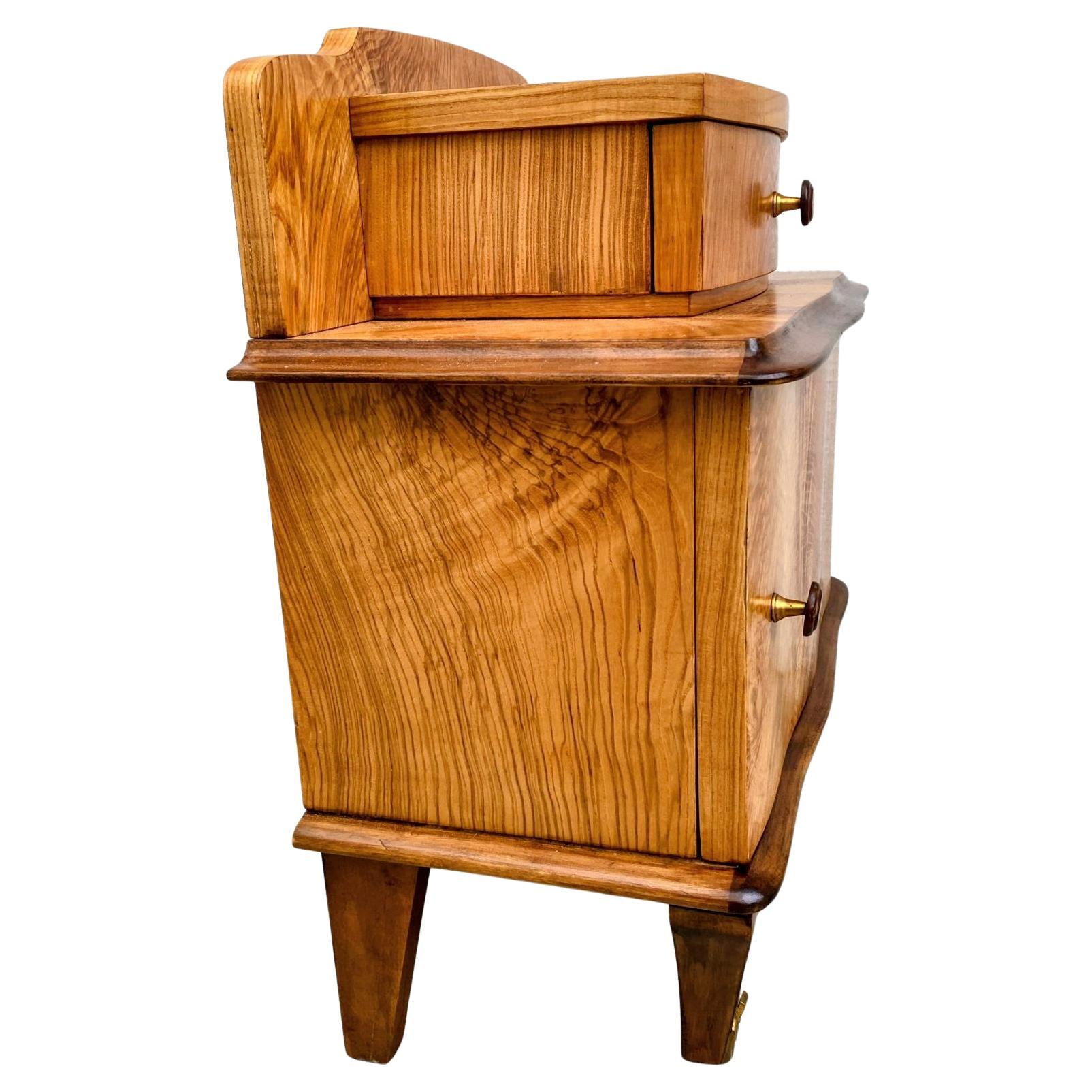 Art déco Art Deco French Matching Pair of Walnut Bedside Cabinet, Night Stands, C1930 en vente