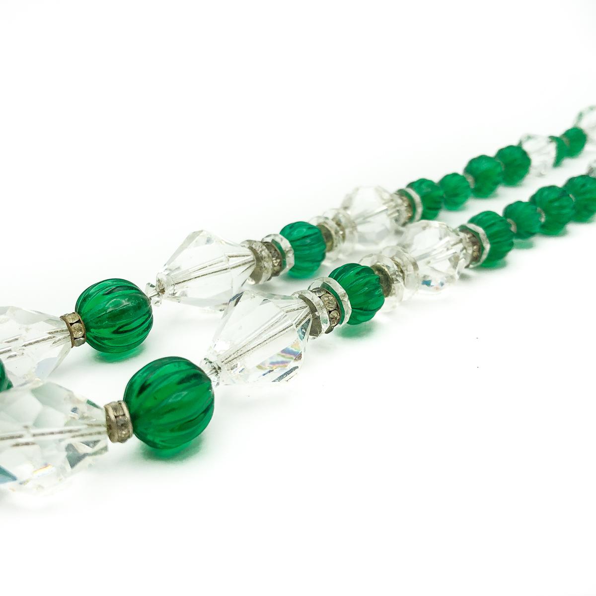 Art Deco French Melon Cut Emerald Glass Sautoir 1920s In Good Condition For Sale In Wilmslow, GB
