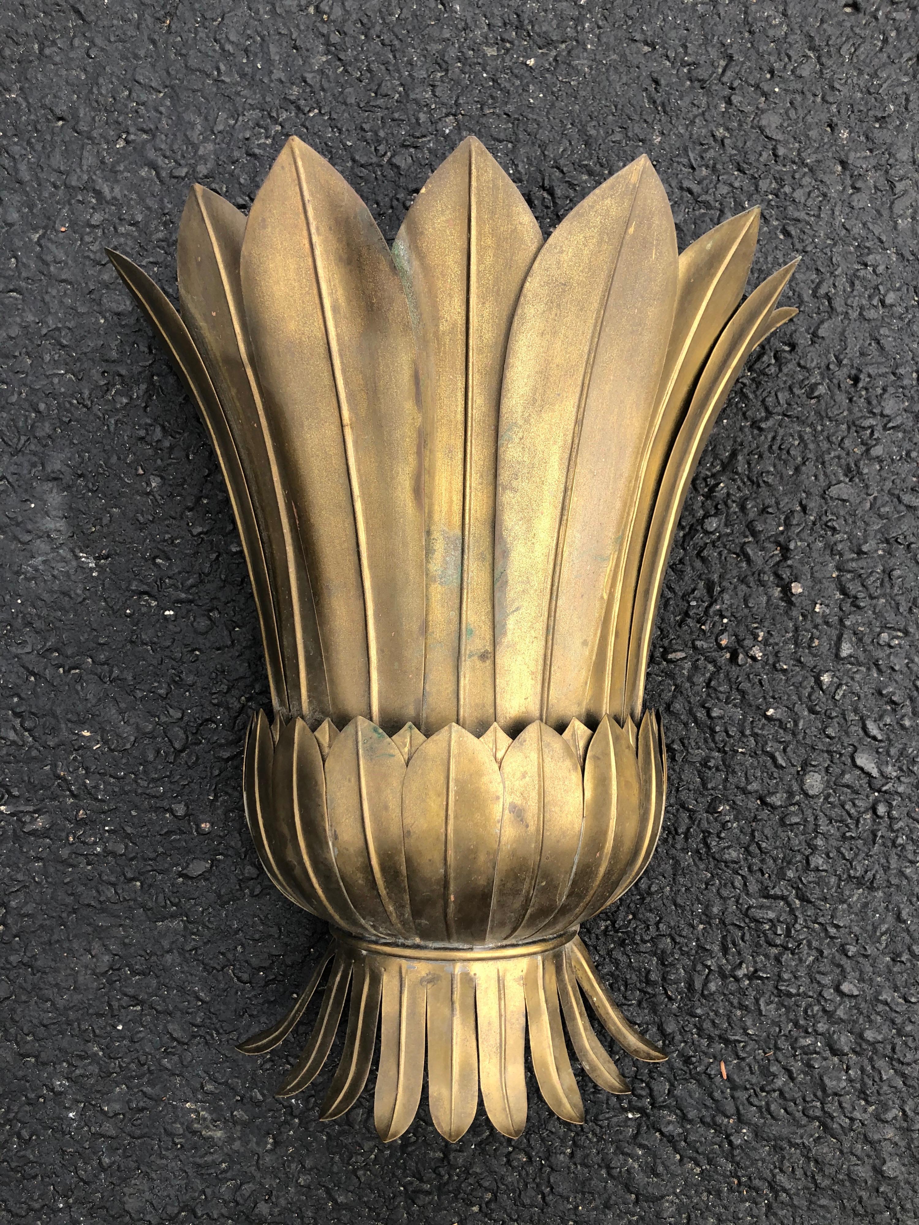 Art Deco French Metal flower leaf wall sconce. Classic Art Deco and Hollywood Regency style sconce. Needs new rewiring. This item ships parcel for $29 in the continental US.