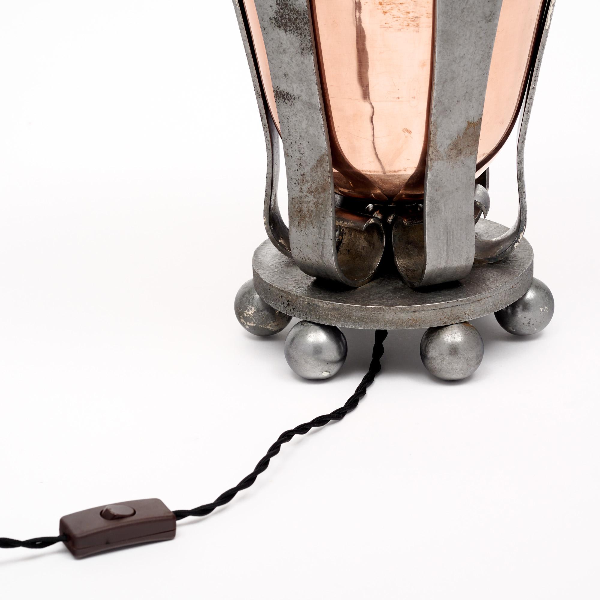 Cuivre Lampe Urne Art Déco en métal français en vente
