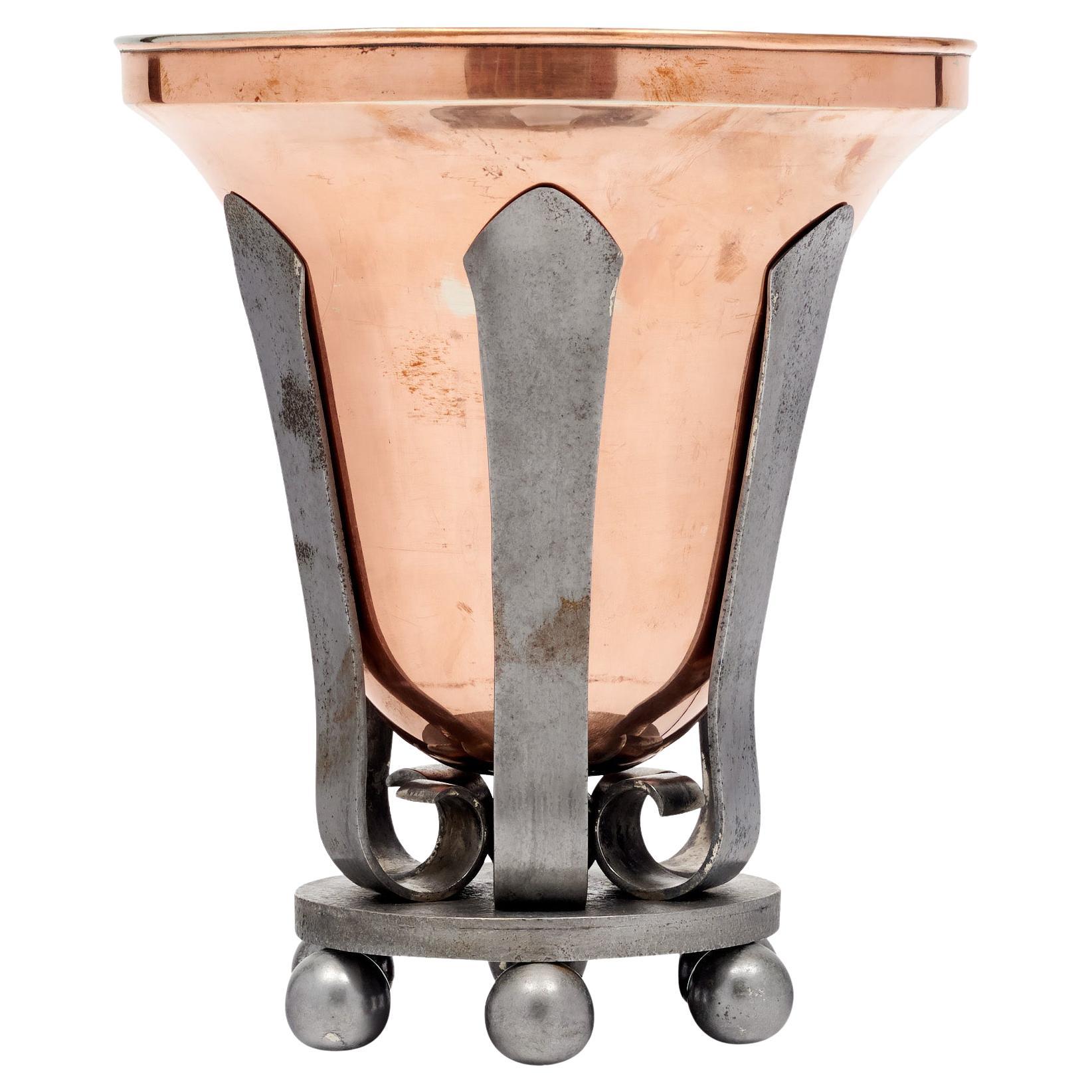 Lampe Urne Art Déco en métal français en vente