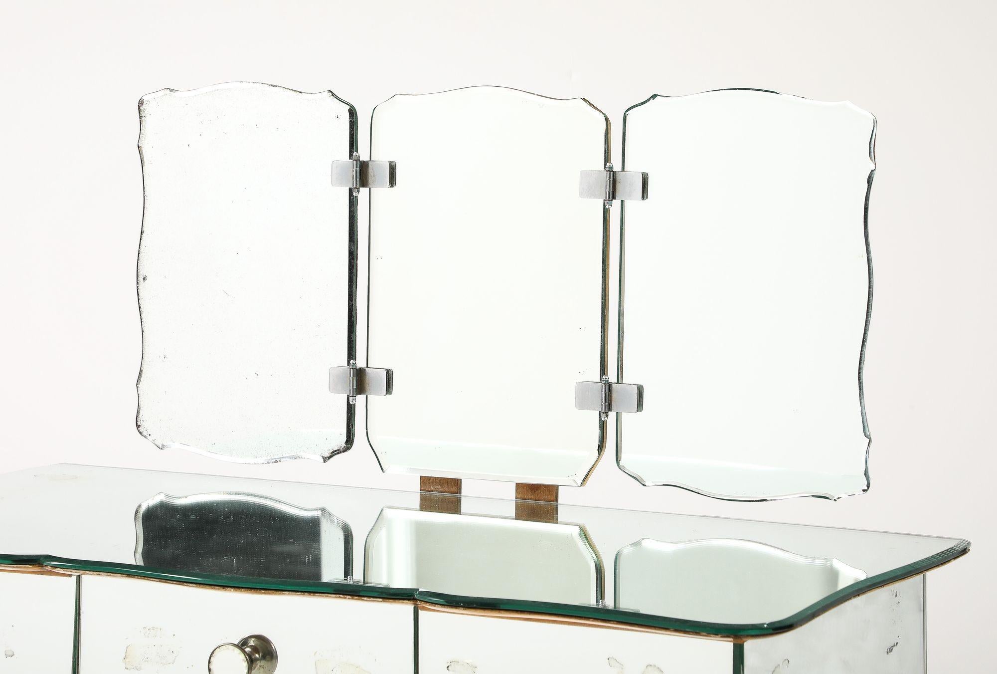 Art Deco French Mirrored Vanity on Serpentine Legs with Tri-Fold Mirror For Sale 4