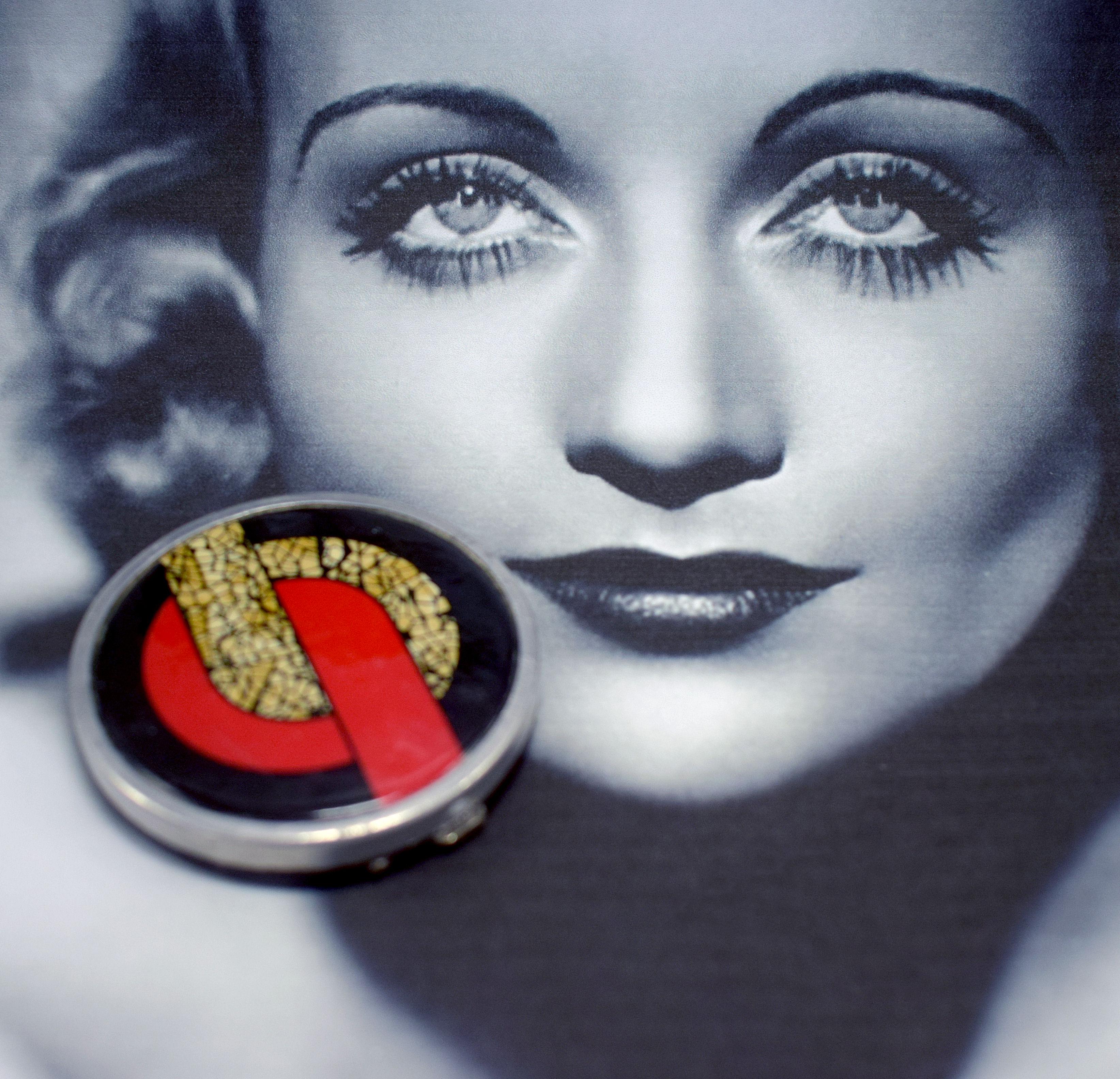 Art Deco French Modernist Ladies Powder Compact, circa 1935 3
