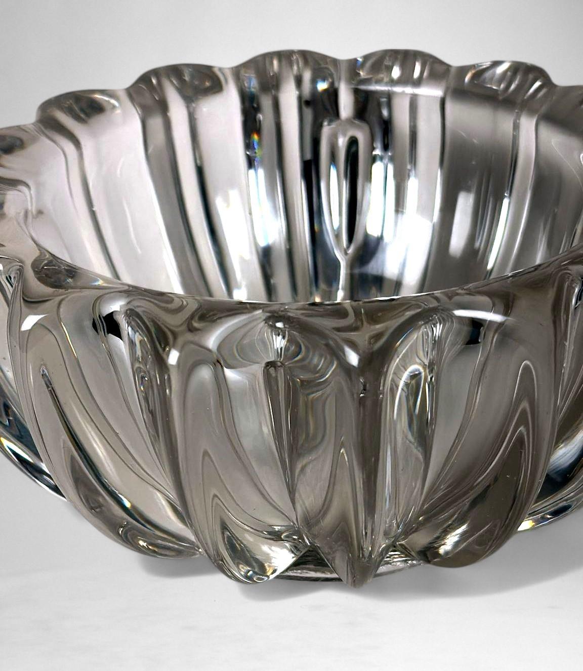 Pierre D'Avesn zugeschriebene Art Déco-Glasschale im Angebot 1