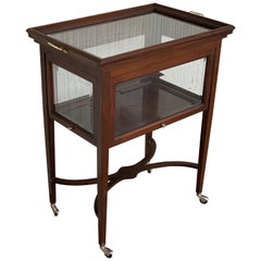 Art Decó French Neoclassical Mahogany Showcase Tea Table or Serving Table, 1920s