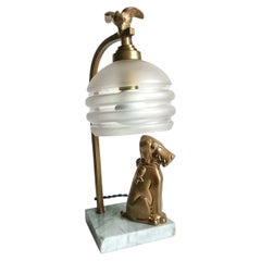 Lampe de table Art déco française originale représentant un chien et un perroquet, France, vers 1935