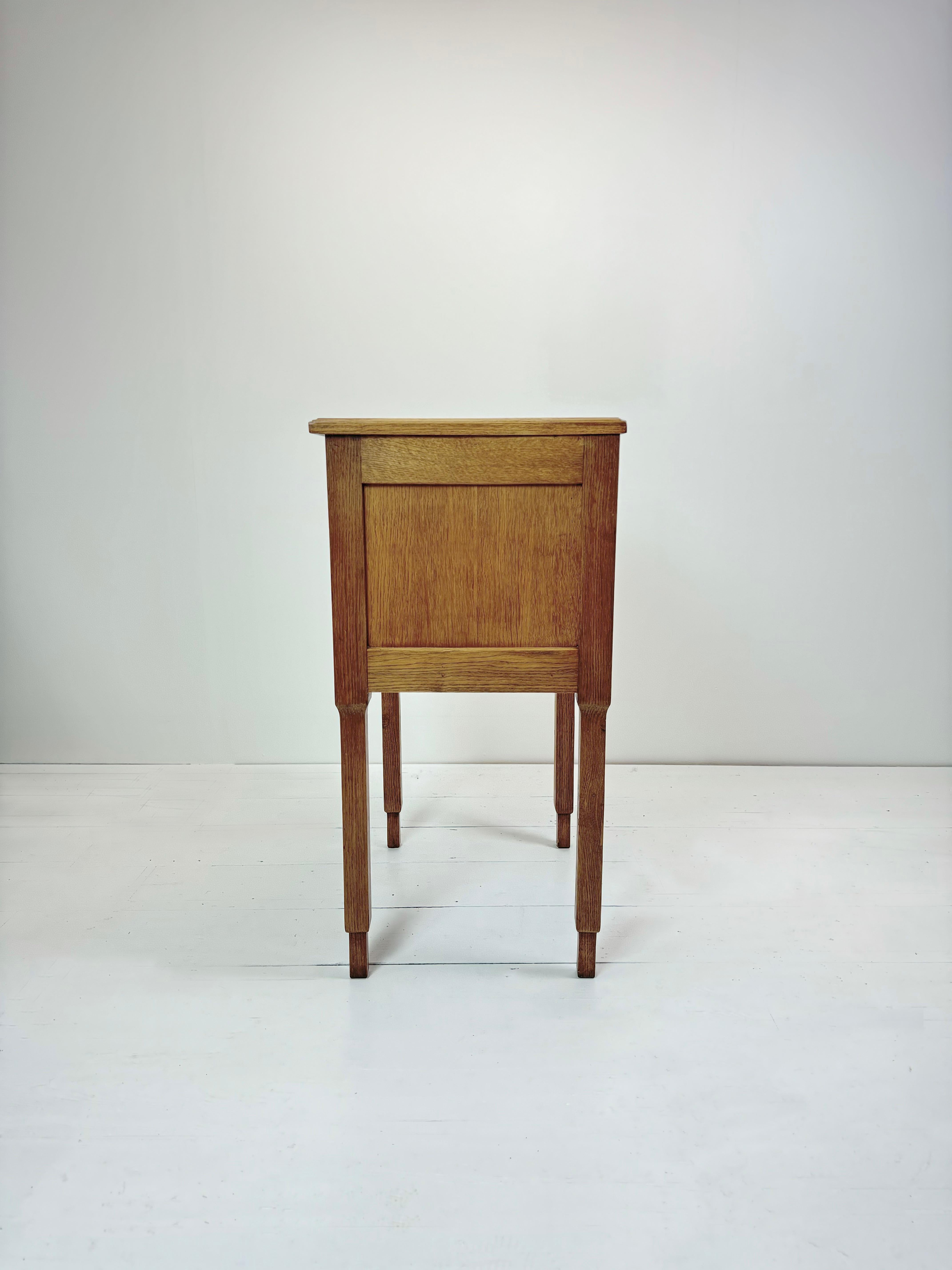 Français Art Deco French Oak Parquetry Top Night Stand, France c.1930's en vente