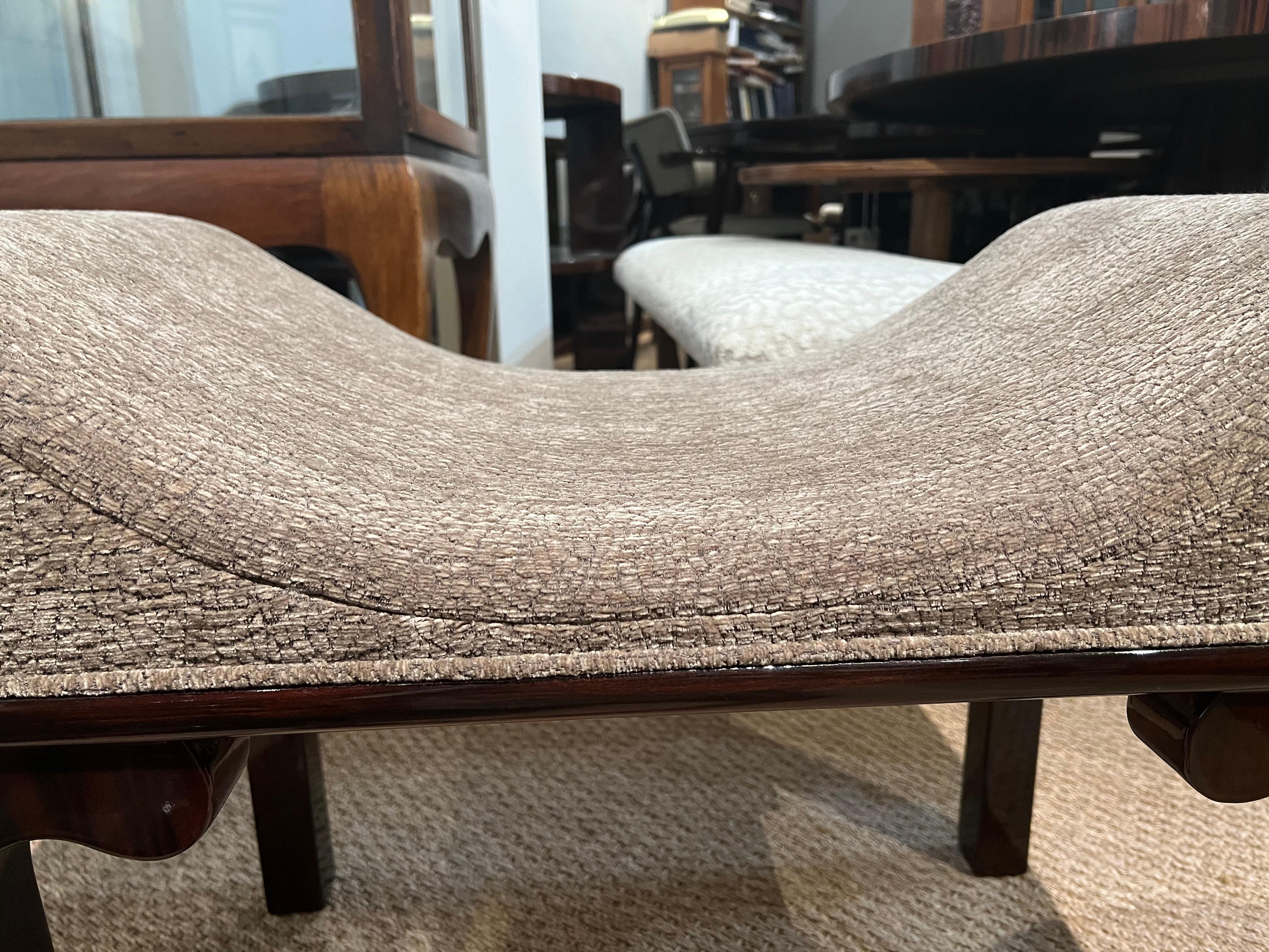 Pouf français Art Déco en bois de hêtre Bon état - En vente à Houston, TX