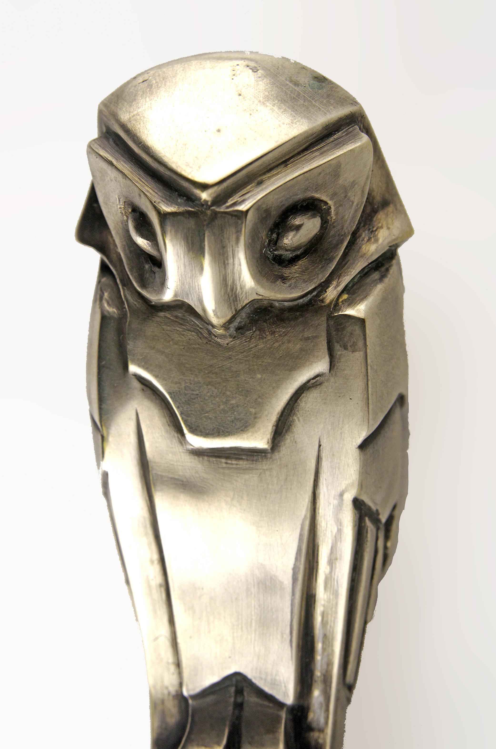 Cast Art Déco French Owl-Shaped Car Mascot by Édouard-Marcel Sandoz for Susse Frères For Sale