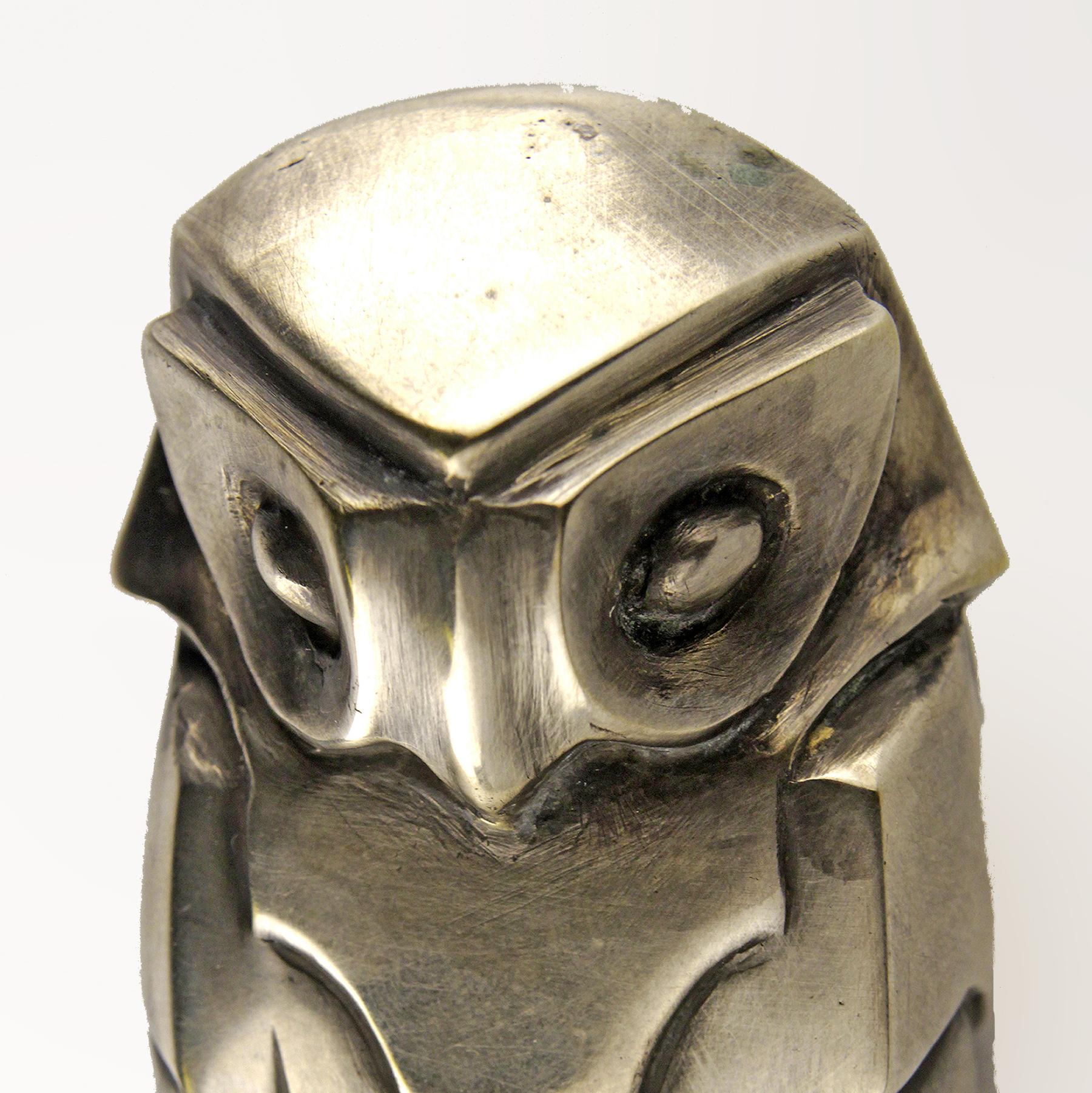 Art Déco French Owl-Shaped Car Mascot by Édouard-Marcel Sandoz for Susse Frères In Good Condition For Sale In North Miami, FL