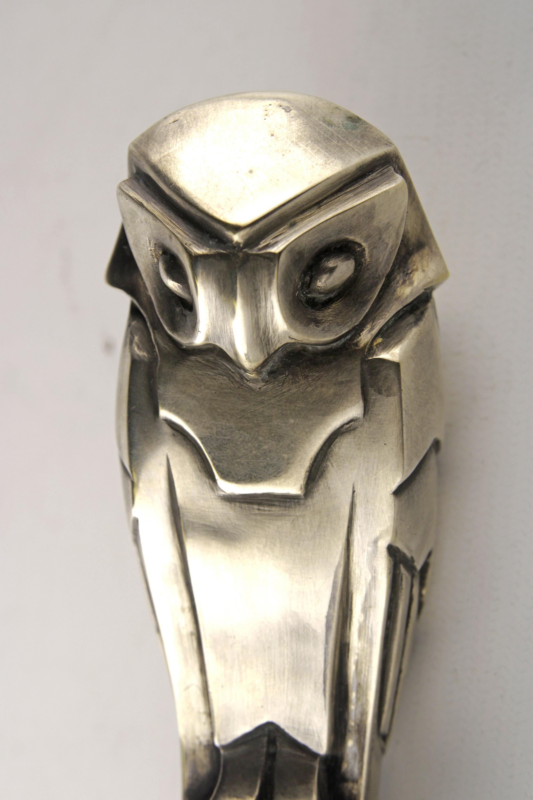 Cast Art Déco French Owl-Shapped Car Mascot by Édouard-Marcel Sandoz for Susse Frères For Sale