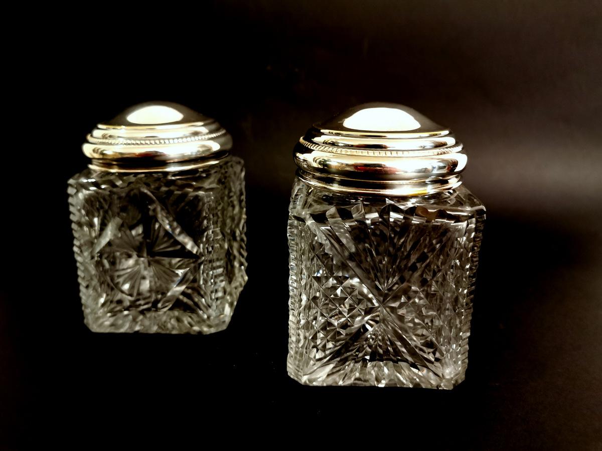 Art Deco Art Decò French Pair of Cut and Ground Crystal Toilet Jars 