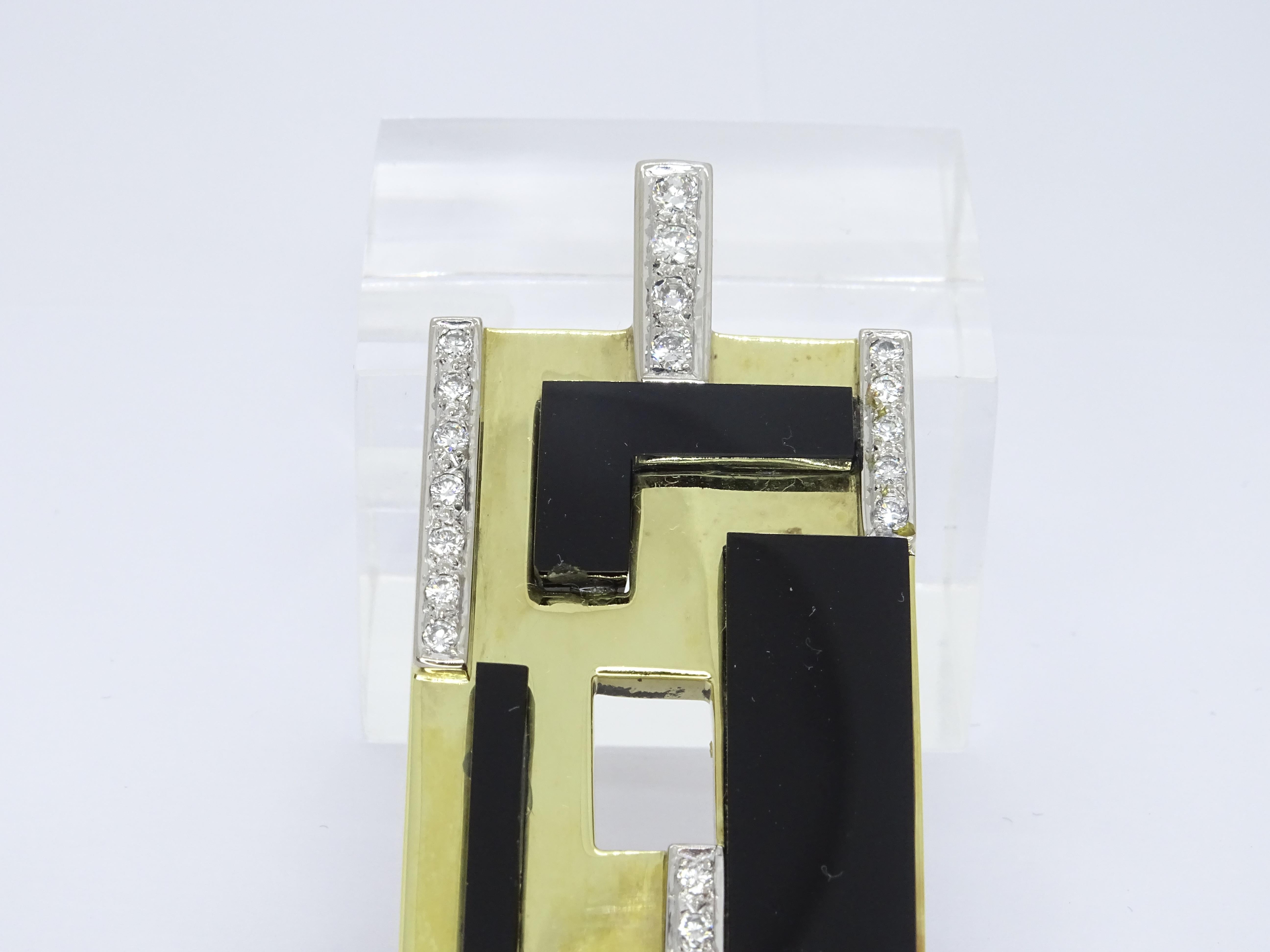 Art Deco French pendant Brooch Onix Gold 18kt diamonds For Sale 1