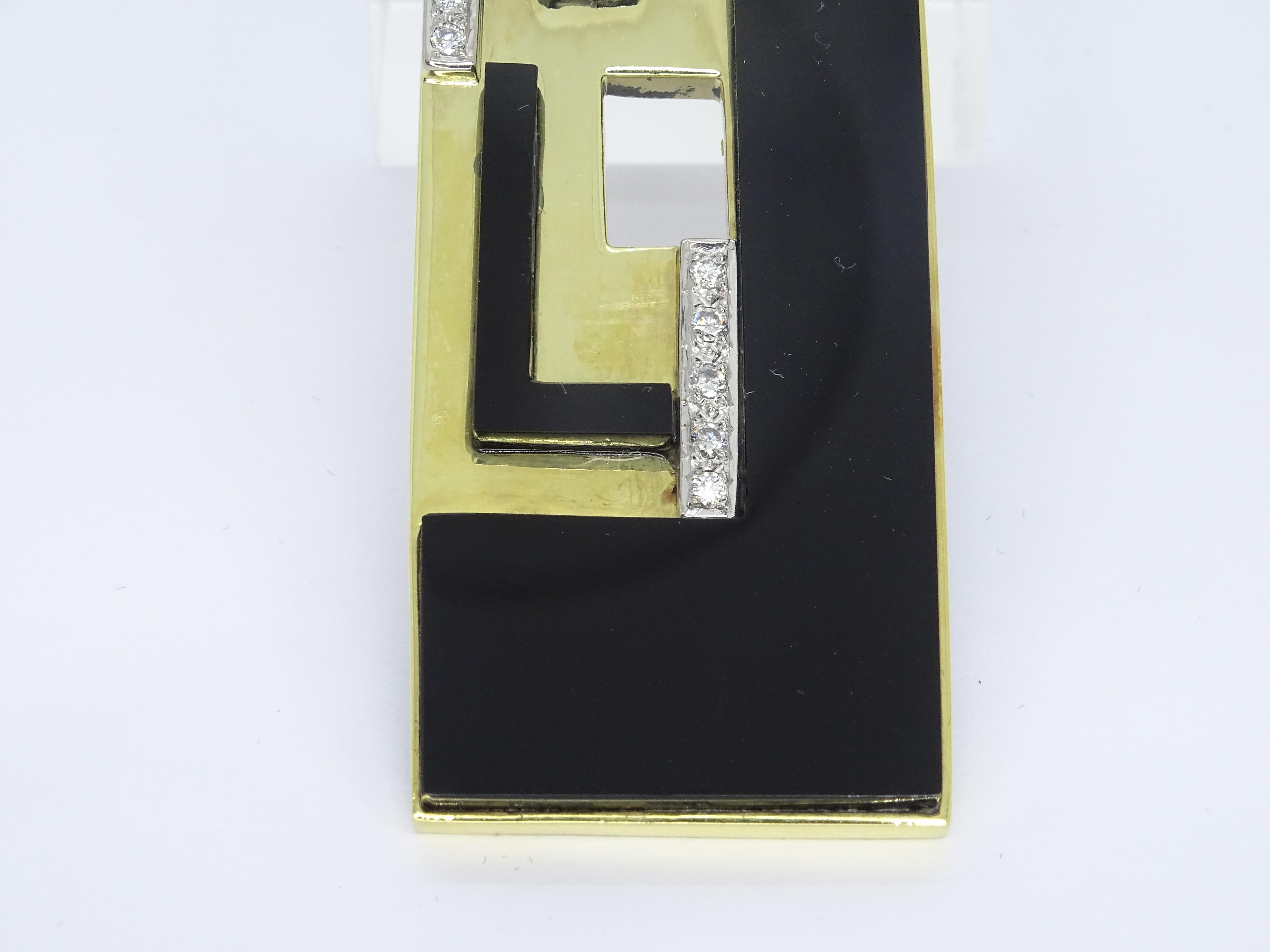Art Deco French pendant Brooch Onix Gold 18kt diamonds For Sale 2