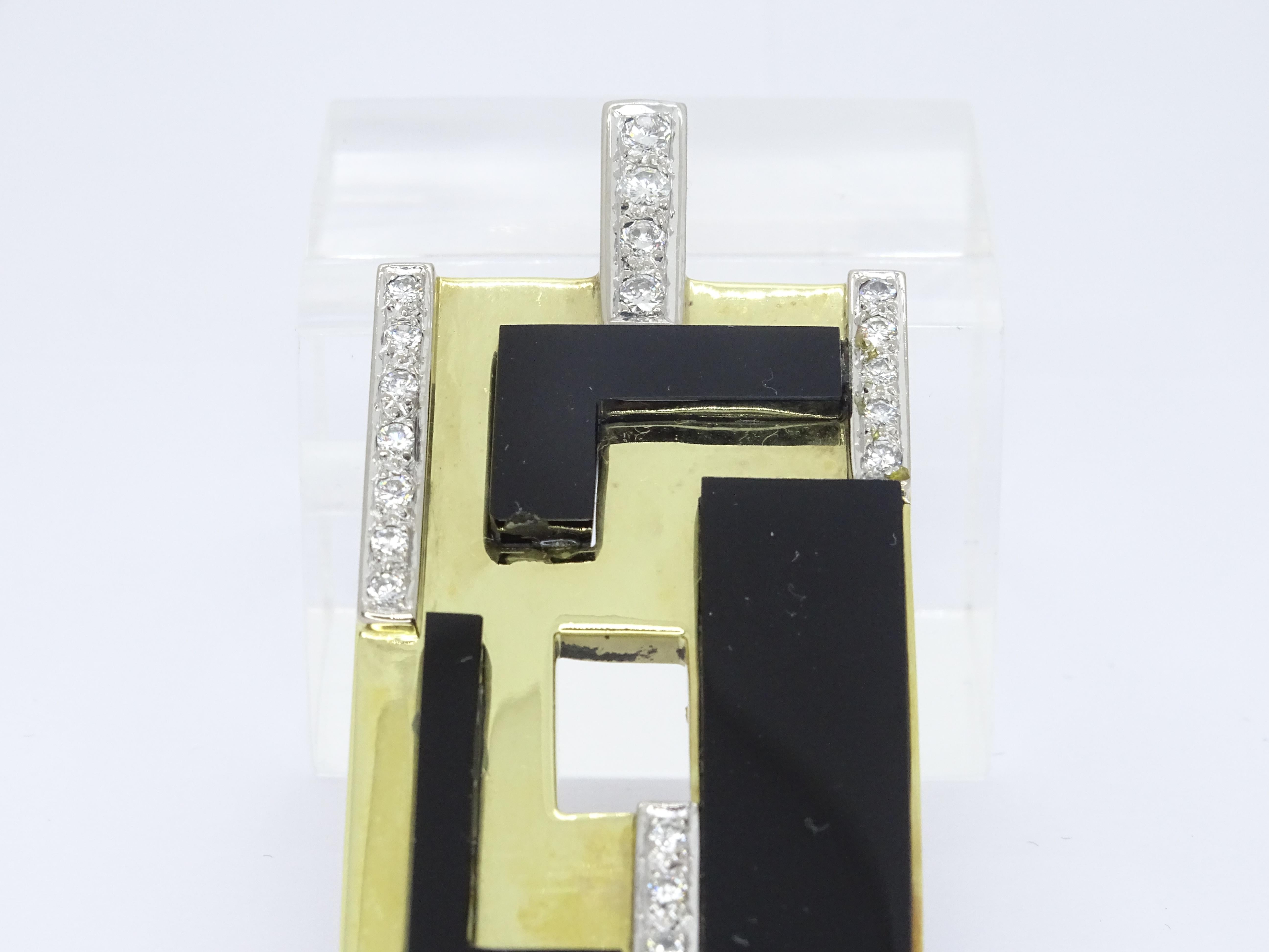Art Deco French pendant Brooch Onix Gold 18kt diamonds For Sale 4