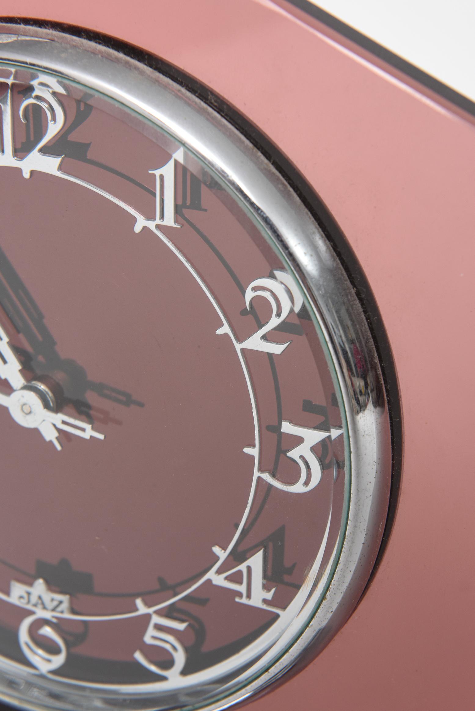 Horloge Art déco française en verre rose originale 8 jours des années 1930 par Jaz en vente 4