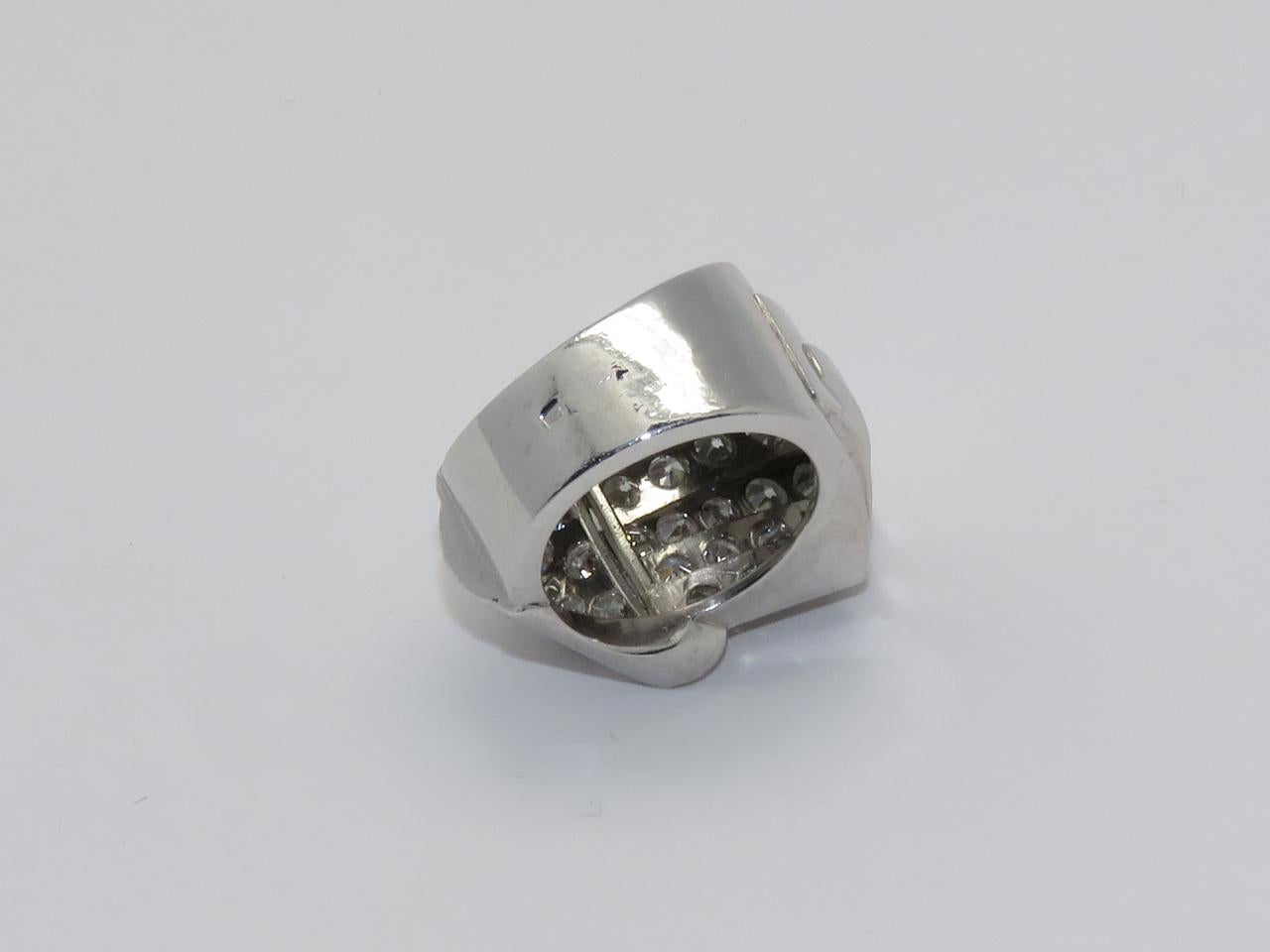 Art Deco French Platinum and Diamond Ring In Good Condition In Beziers, FR