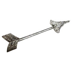 Art Deco French Platinum Arrow-Shaped Brooch Diamonds