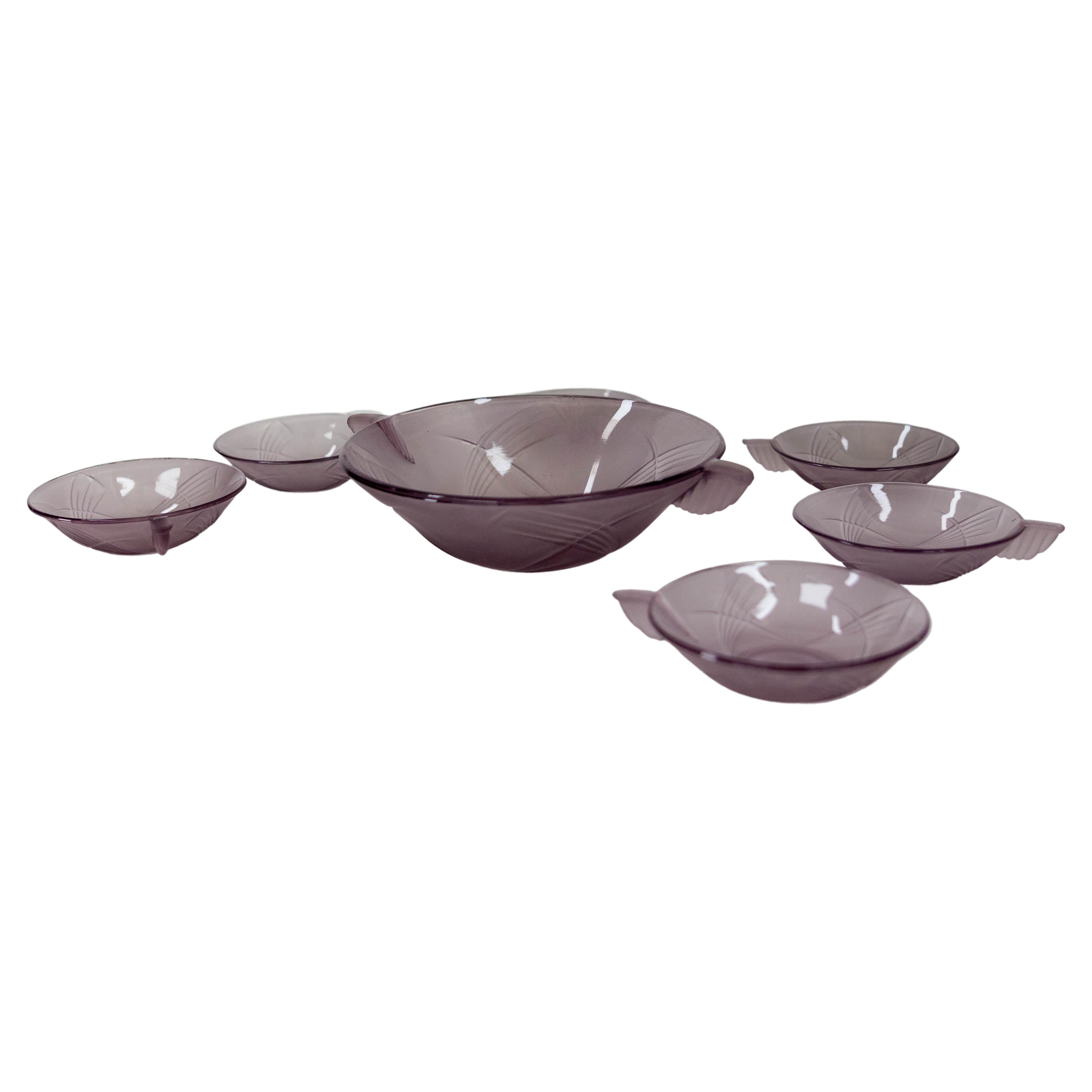 Art Deco French Purple Glass Fruit Service with One Dish and Six Bowls, c. 1930 For Sale