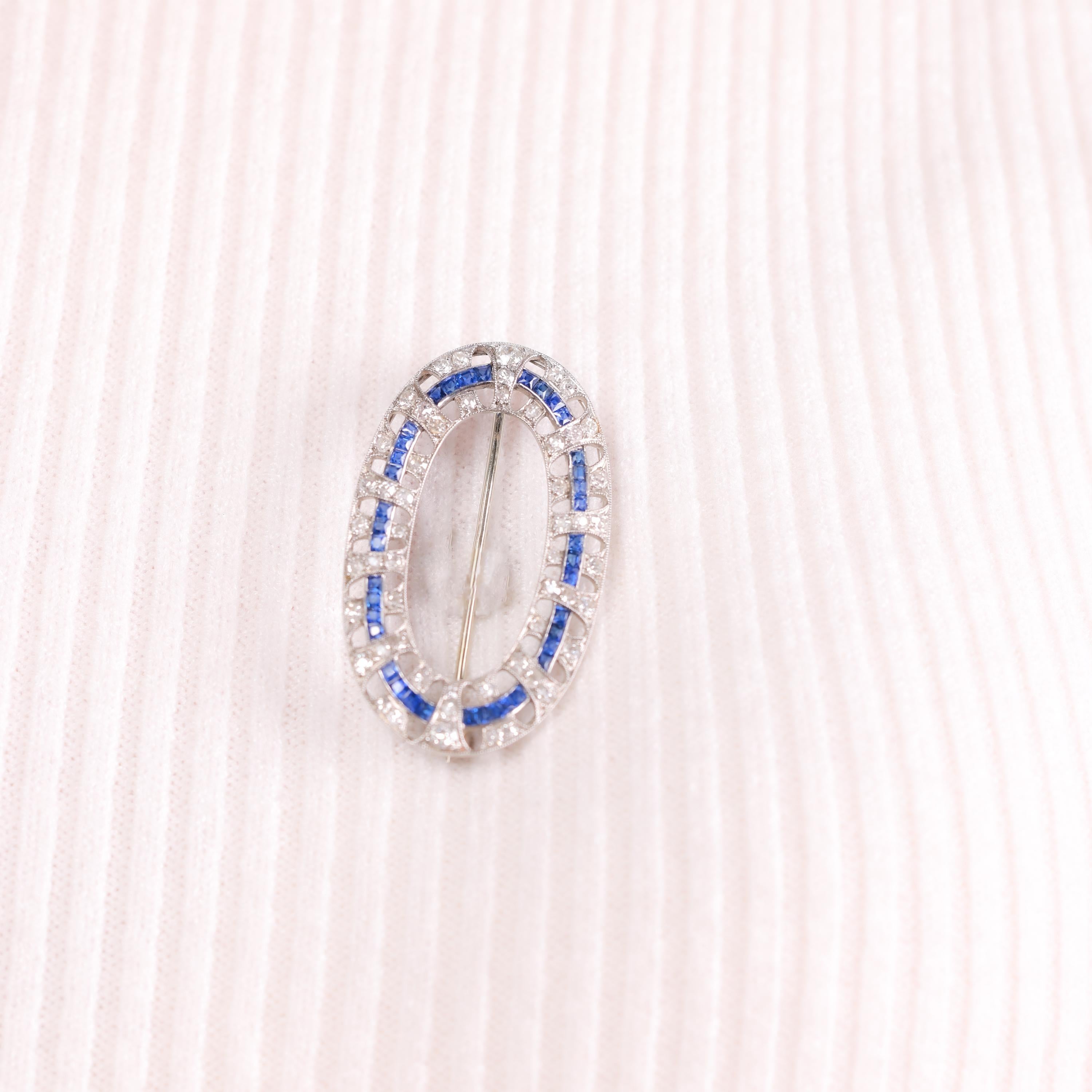Art Deco French sapphire diamond platinum brooch In Excellent Condition In Beverly Hills, CA