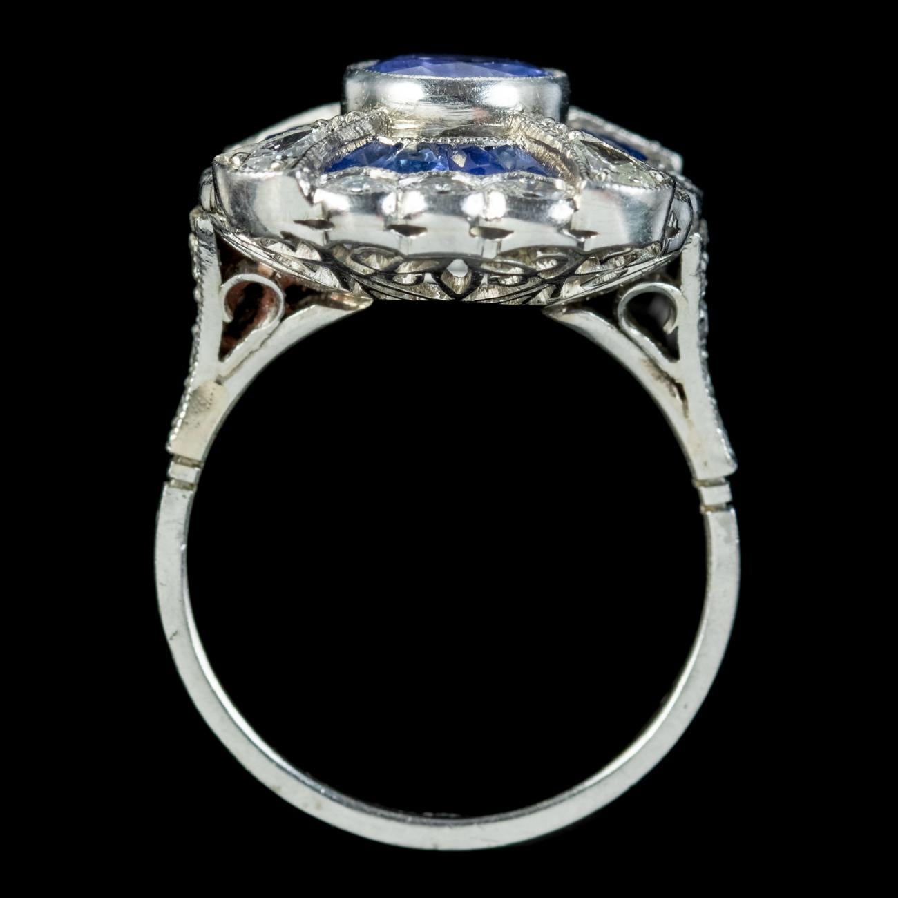 Women's Art Deco French Sapphire Diamond Ring 3ct of Sapphire Circa 1920 For Sale