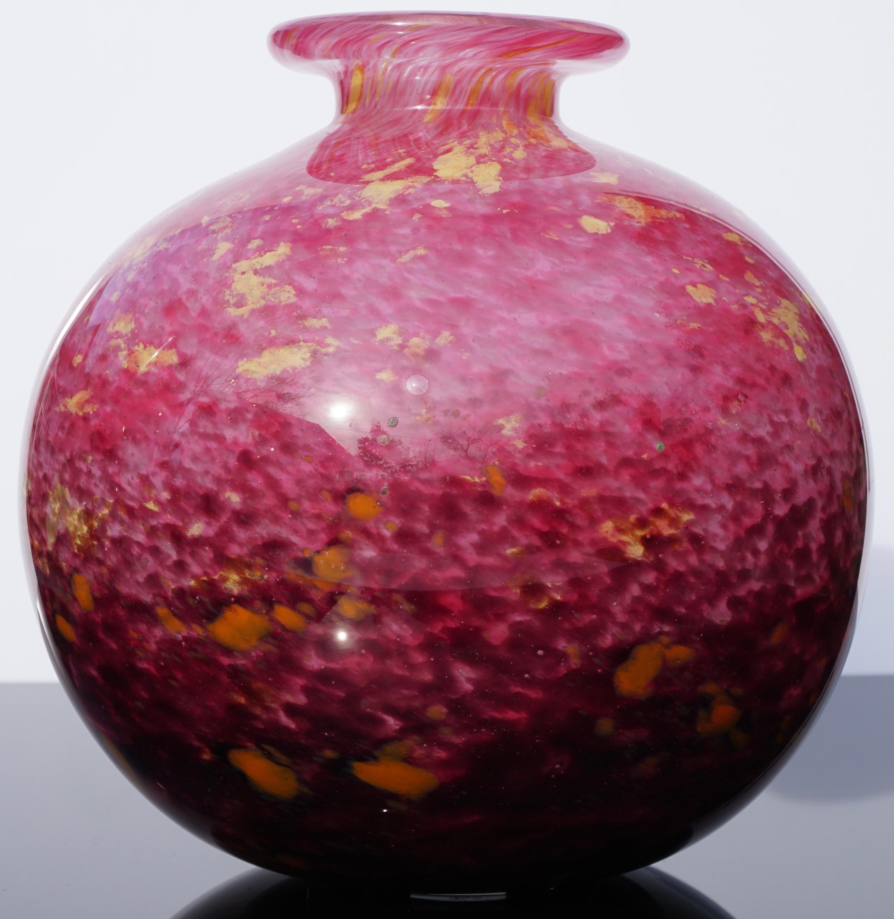 Schneider Glassworks (France, 1917-1981)

Circa 1920. A red, yellow, orange and black Variegated round art glass vase perfect as a center piece on a dining table or side table. French Art Nouveau - Art Deco transition period.

Measures: Height 8