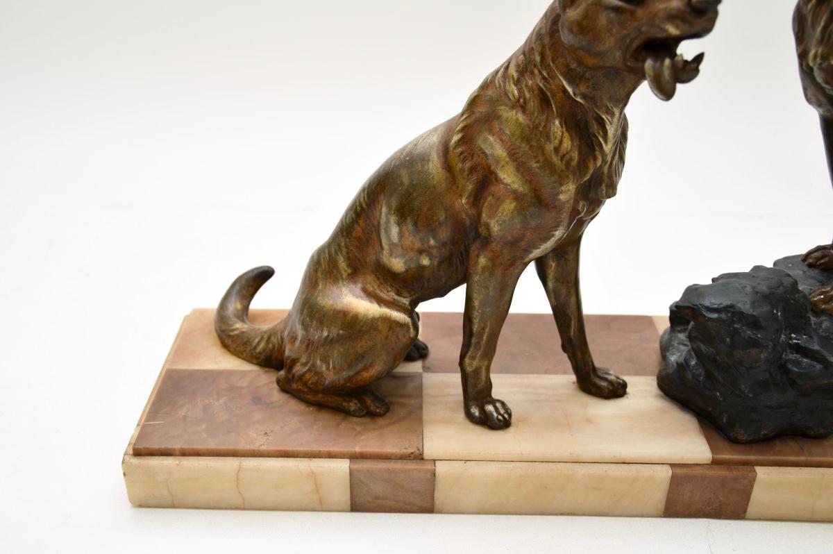 Escultura francesa Art Déco de pastores alemanes mediados del siglo XX en venta