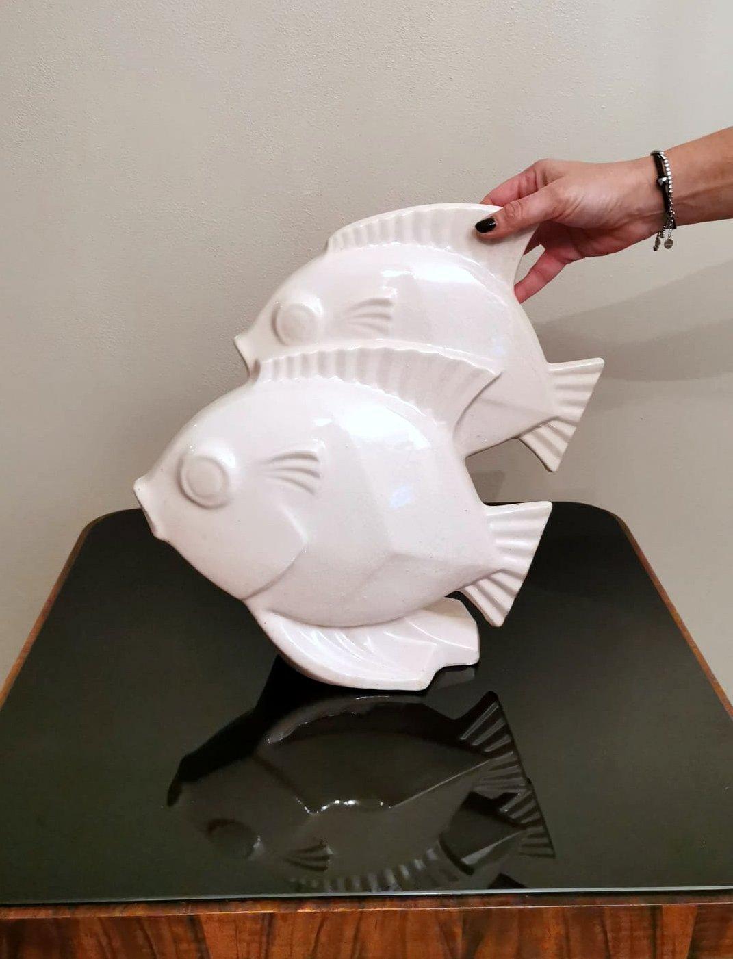 Sculpture française Art Déco de deux poissons en porcelaine craquelée en vente 5